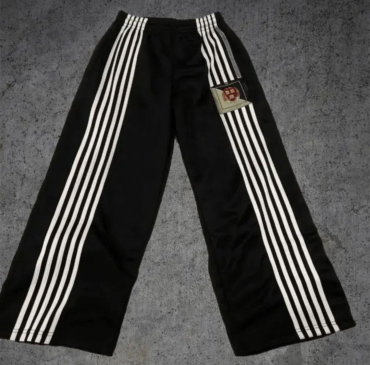 Japanese Brand Black Baggy Soccer Crest Track Pants Sweatpants Size US 32 / EU 48 - 1 Thumbnail