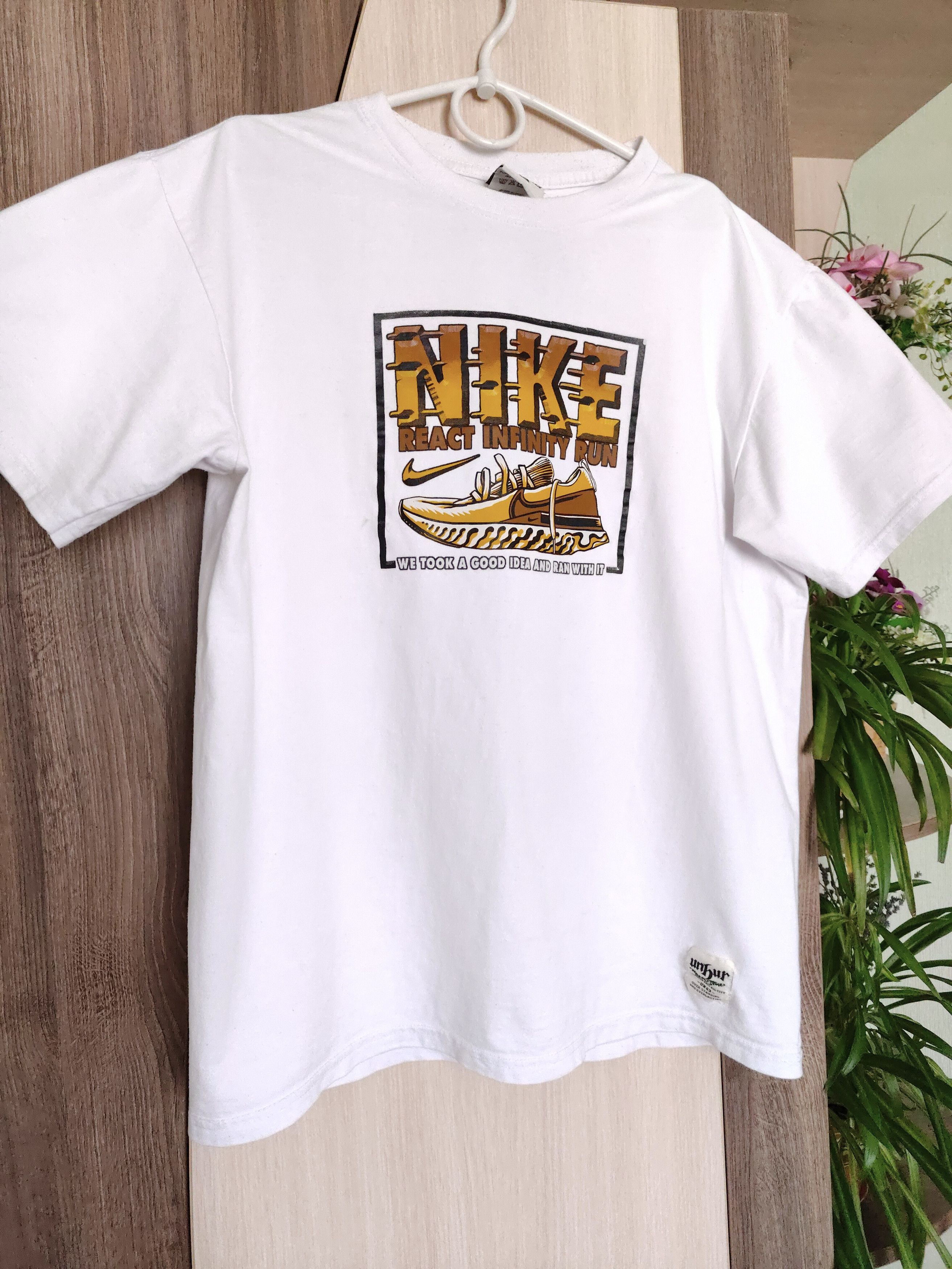 Nike Vintage Nike React T-shirt Custom Nike Unhur 1968 t shirts Size US L / EU 52-54 / 3 - 1 Thumbnail