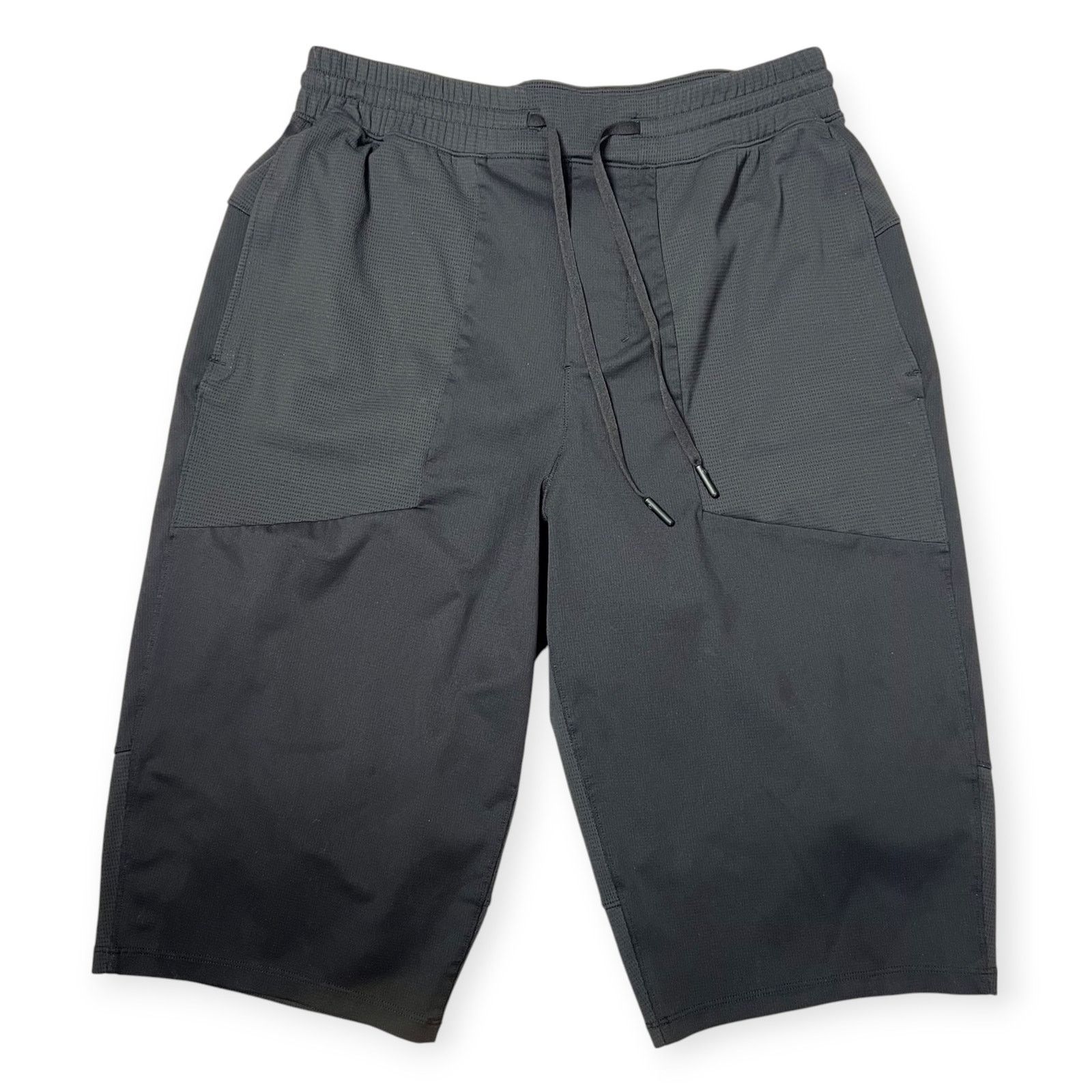 Lululemon Lululemon Real Reset Short 13" SIZE S Black Breathable Mesh Size US 29 - 1 Thumbnail