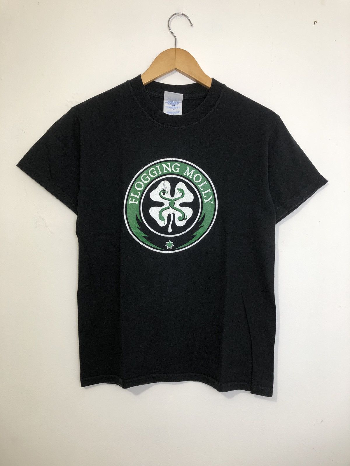 Band Tees × Vintage Vintage Flogging Molly T-Shirt Size US S / EU 44-46 / 1 - 1 Thumbnail