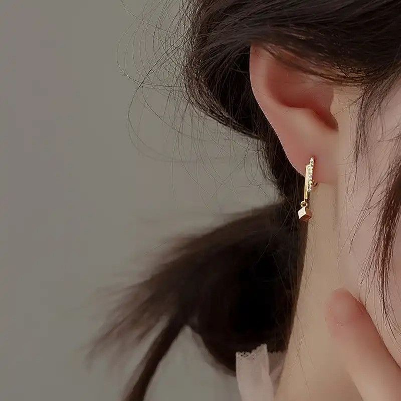 Jewelry × Vintage 925 Silver Needle Zircon Square Bead Charm Stud Earring Size ONE SIZE - 3 Thumbnail