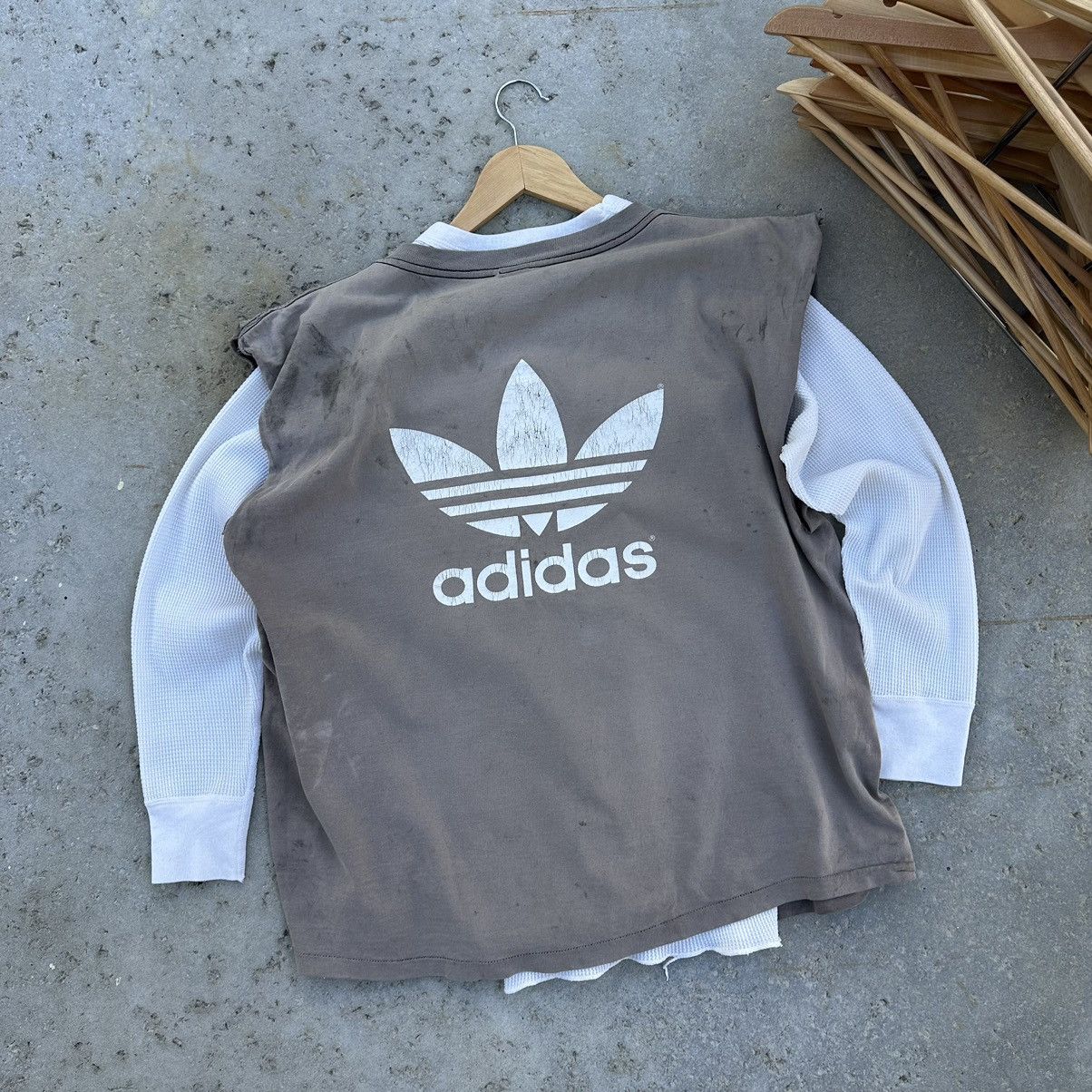 Adidas VTG 90’s SS Adidas Smokey Fade Chopped Graphic Shirt Size US L / EU 52-54 / 3 - 2 Thumbnail