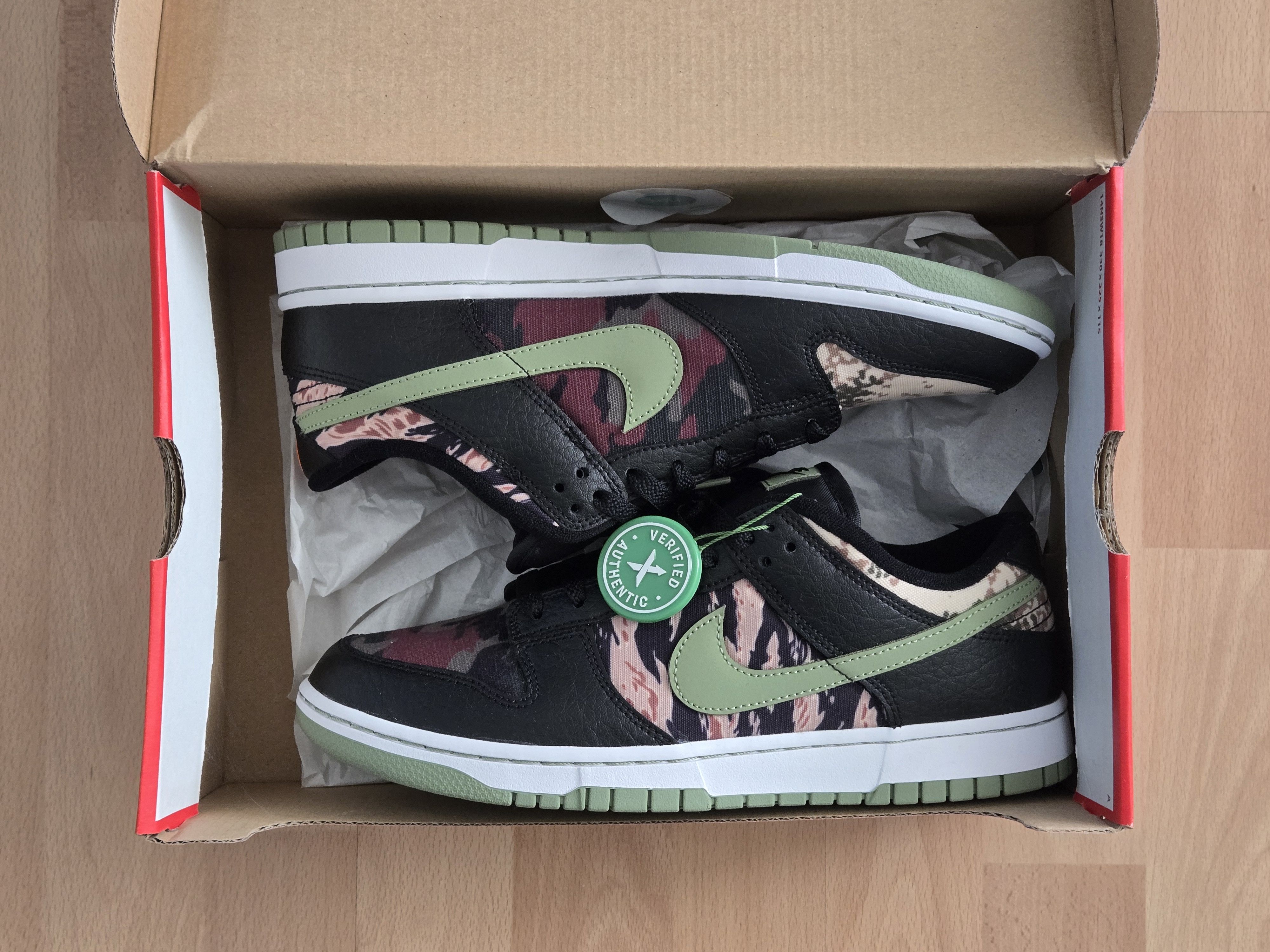 Nike Nike Dunk Low SE Crazy Camo Black Multi-Camo – New sz 9.5 Size US 9.5 / EU 42-43 - 1 Thumbnail