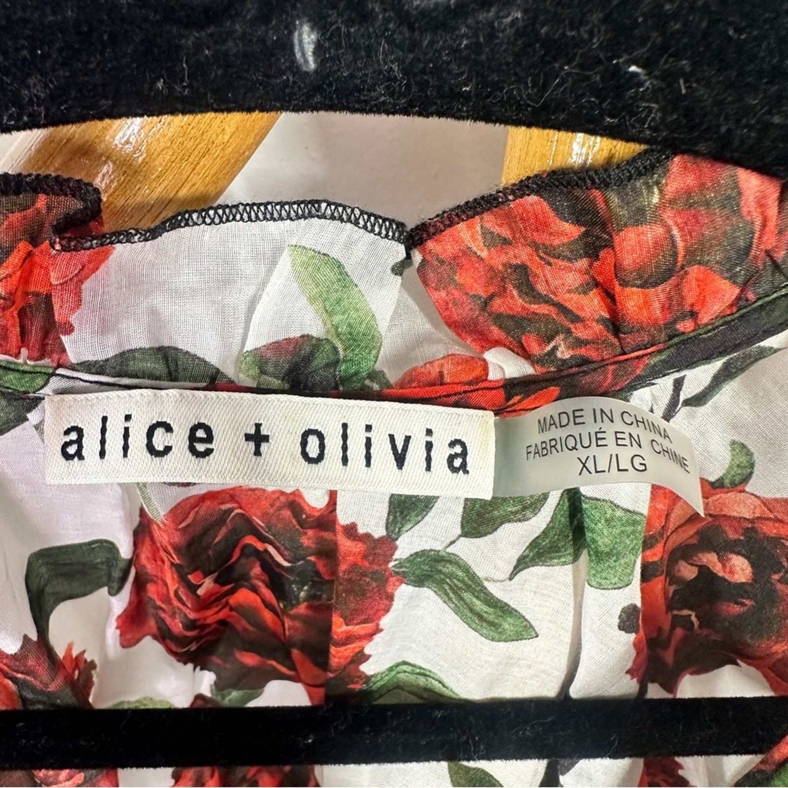 Alice + Olivia Alice + Olivia Marlyn Tie Neck Button Down Blouse sz XL Size XL / US 12-14 / IT 48-50 - 8 Thumbnail