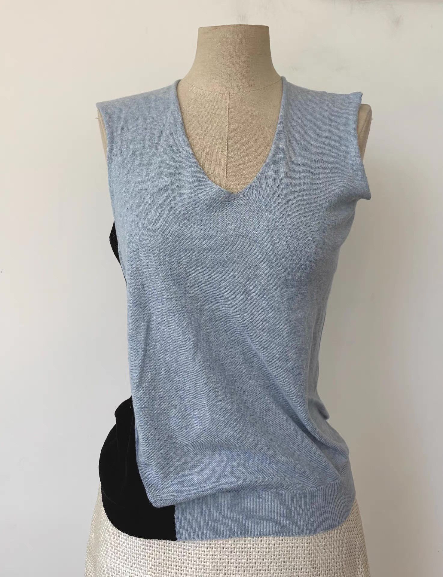 Vivienne Westwood Vivienne Westwood Twisted Two-Tone Sleeveless Tank Top Ｑ21 Size M / US 6-8 / IT 42-44 - 1 Thumbnail