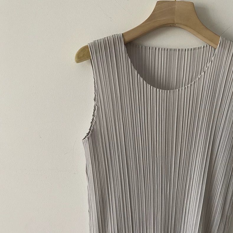 Issey Miyake Issey Miyake size:3 Grey elastic sleeveless T-shirt Size XS / US 0-2 / IT 36-38 - 6 Thumbnail
