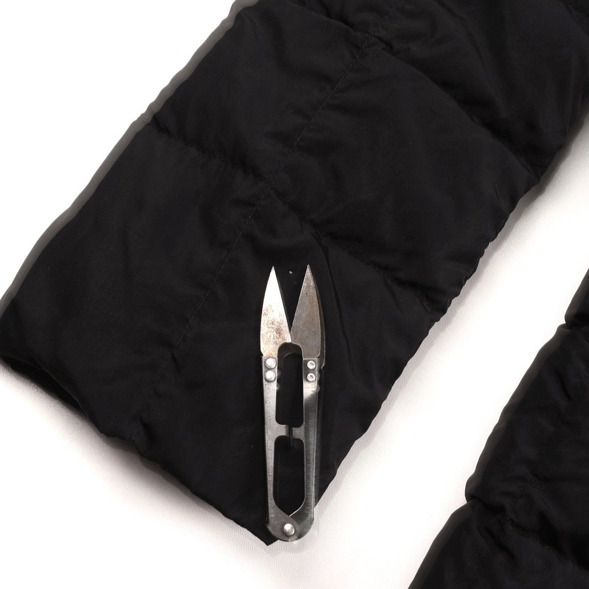 Moncler Women’s Moncler Long Down Coat Quilted Jacket Black Size: 0 Size XS / US 0-2 / IT 36-38 - 18 Thumbnail