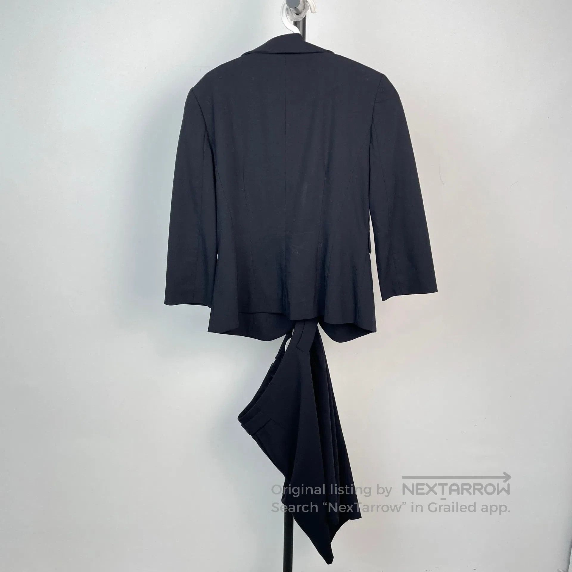 Gildan Giada Black suit jacket and skirt| Size XS / US 0-2 / IT 36-38 - 2 Thumbnail