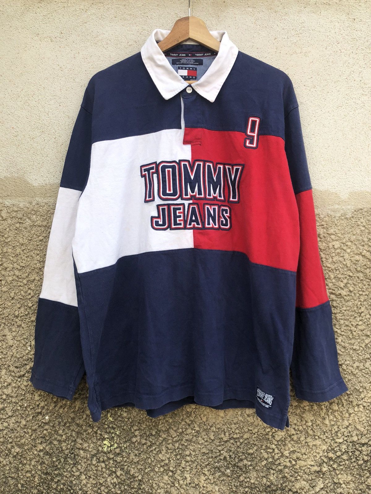 Tommy Hilfiger × Vintage Vintage Tommy Hilfiger Big Logo Polo Rugby Size US L / EU 52-54 / 3 - 1 Thumbnail
