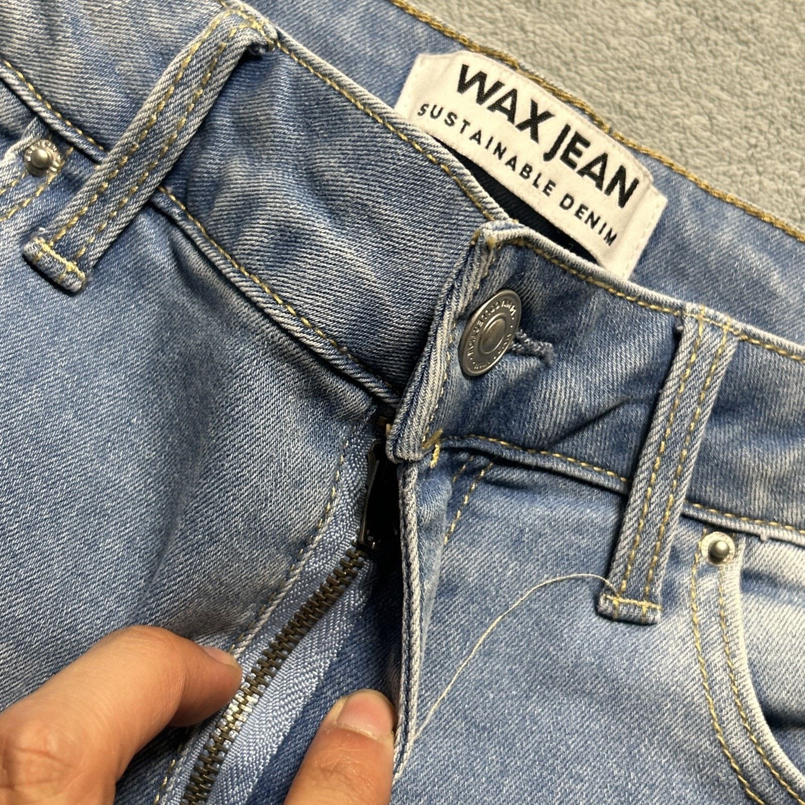 Levi's Beyond Baggy Dojo Flare Jeans Womens 31x27 Raw Hems Hamilton Size 31" - 10 Thumbnail