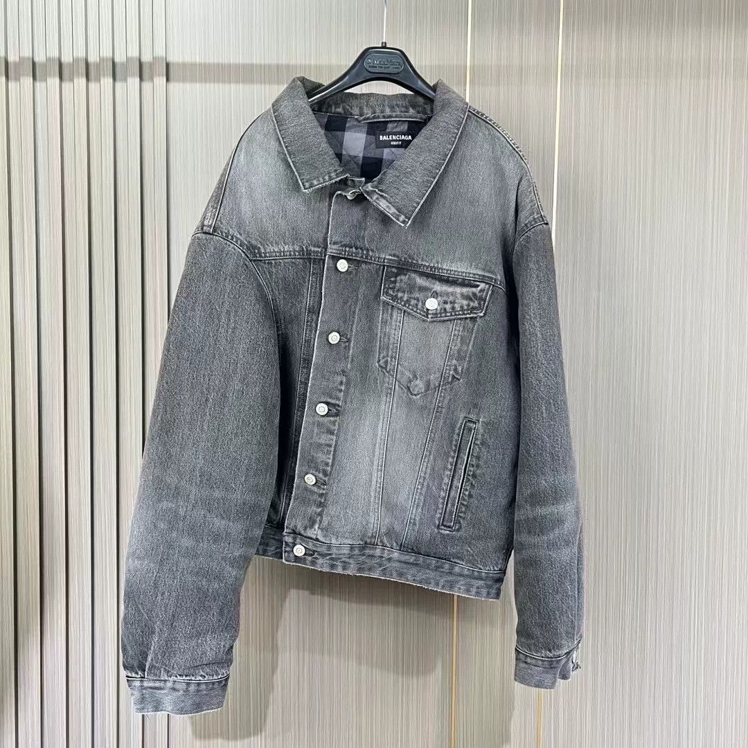 Balenciaga balenciaga denim jacket with irregular pattern Size US M / EU 48-50 / 2 - 1 Thumbnail