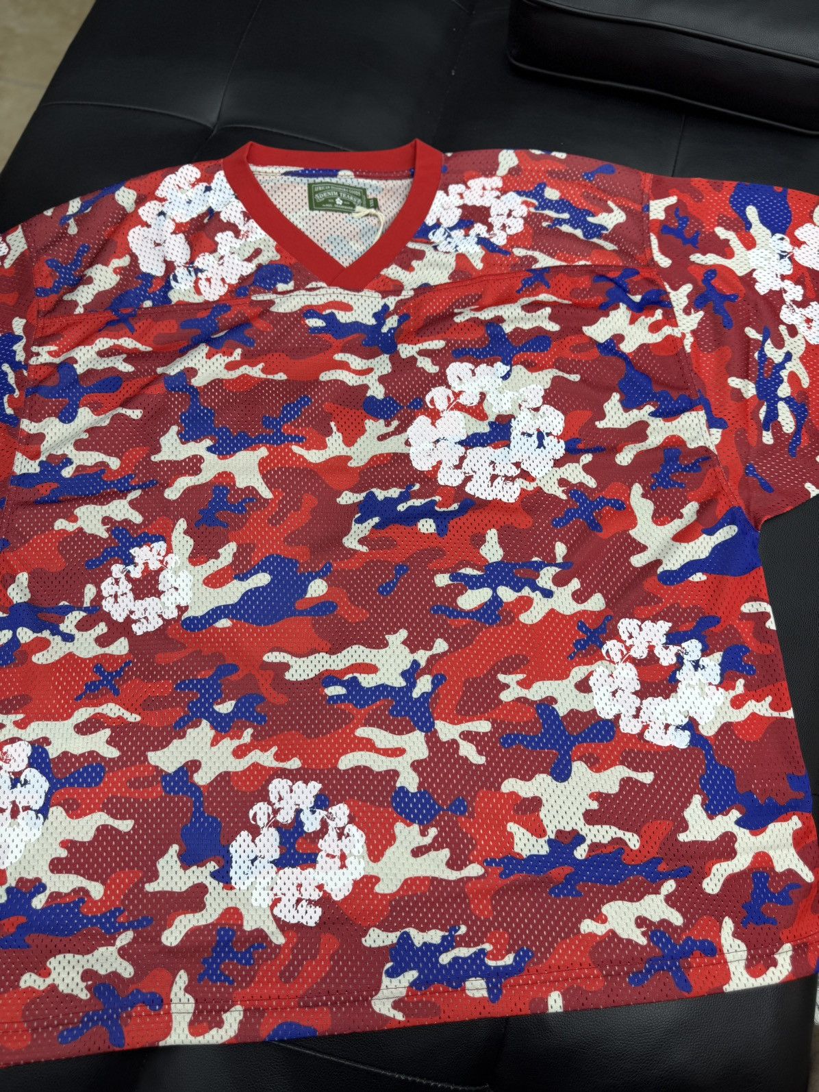 DENIM TEARS Denim Tears Red Camo Cotton Wreath Jersey Size XXL (NEW) Size US XXL / EU 58 / 5 - 3 Thumbnail