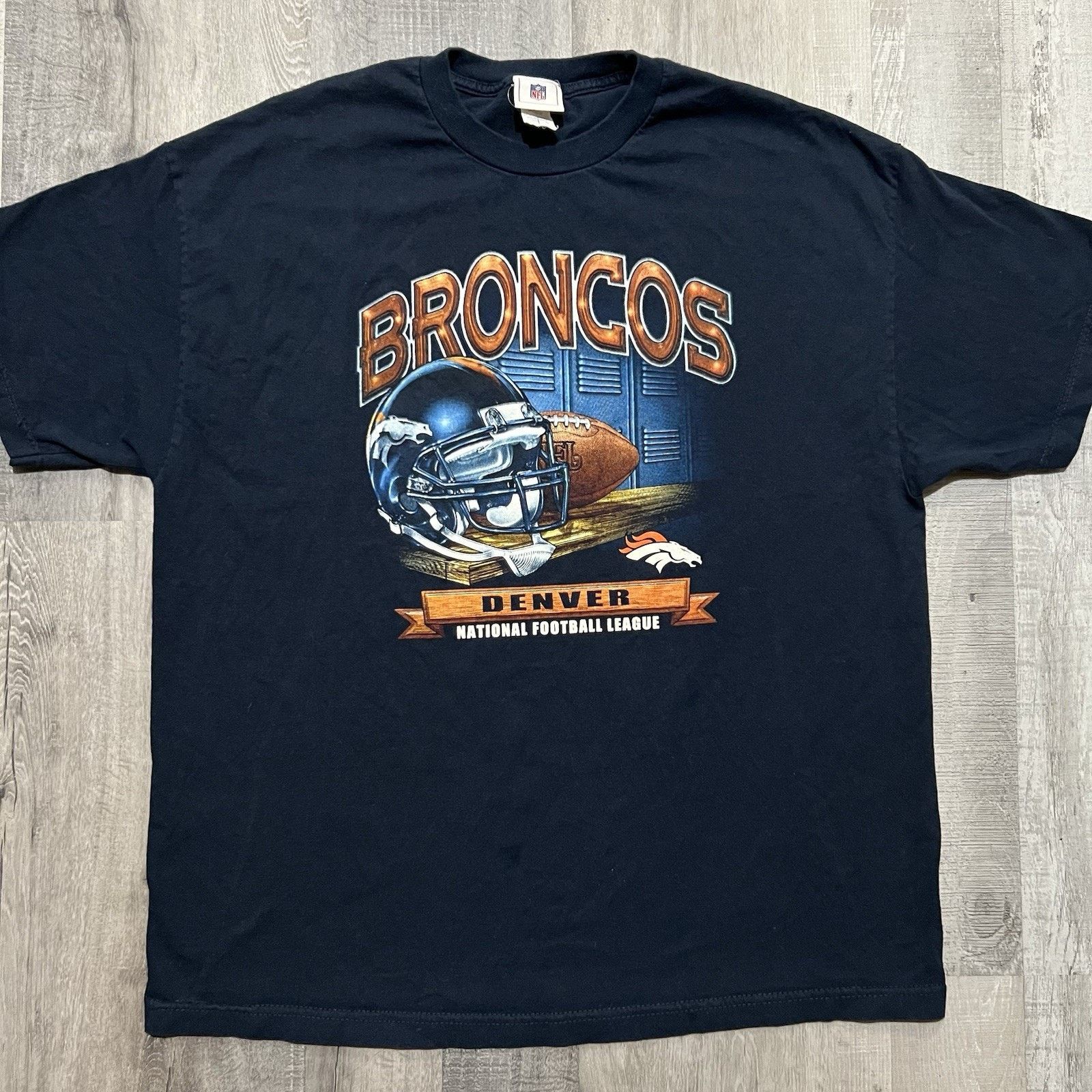 NFL VTG Denver Broncos Big Graphic NFL Football T Shirt Y2K 2XL Size US XXL / EU 58 / 5 - 1 Thumbnail