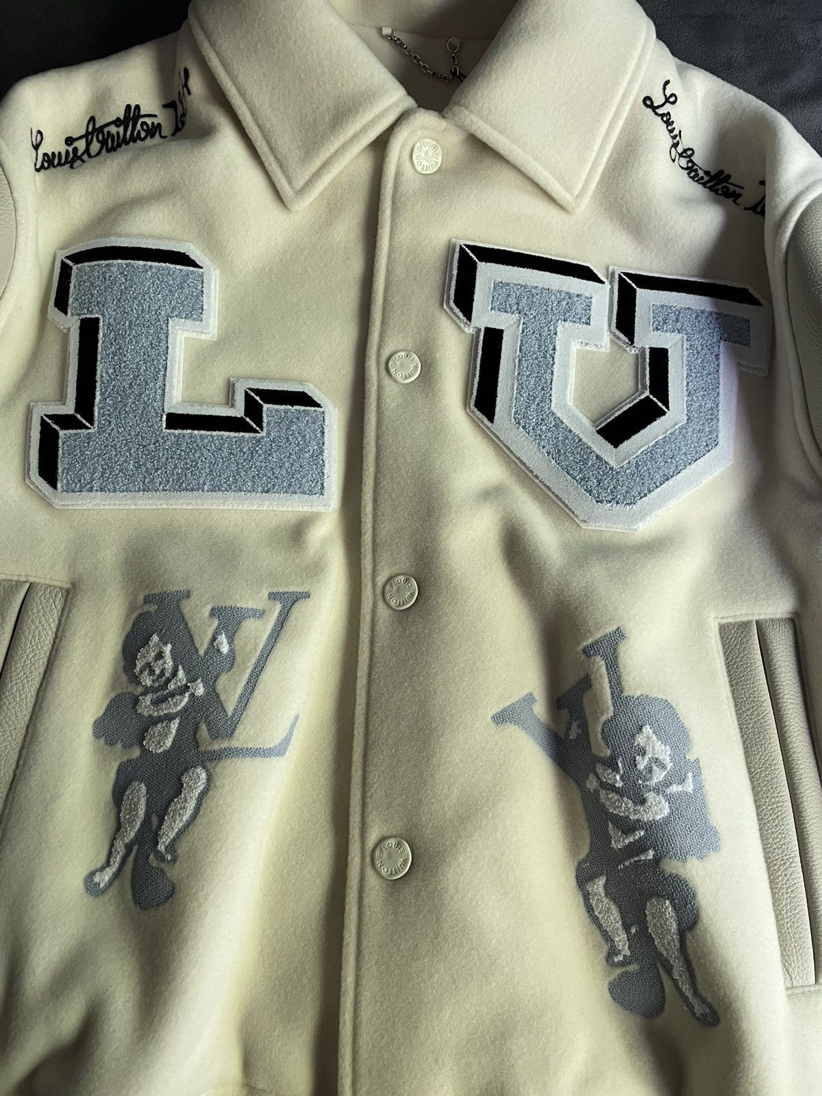 Louis Vuitton Louis Vuitton Bunny Patches Varsity Jacket Size US S / EU 44-46 / 1 - 4 Thumbnail