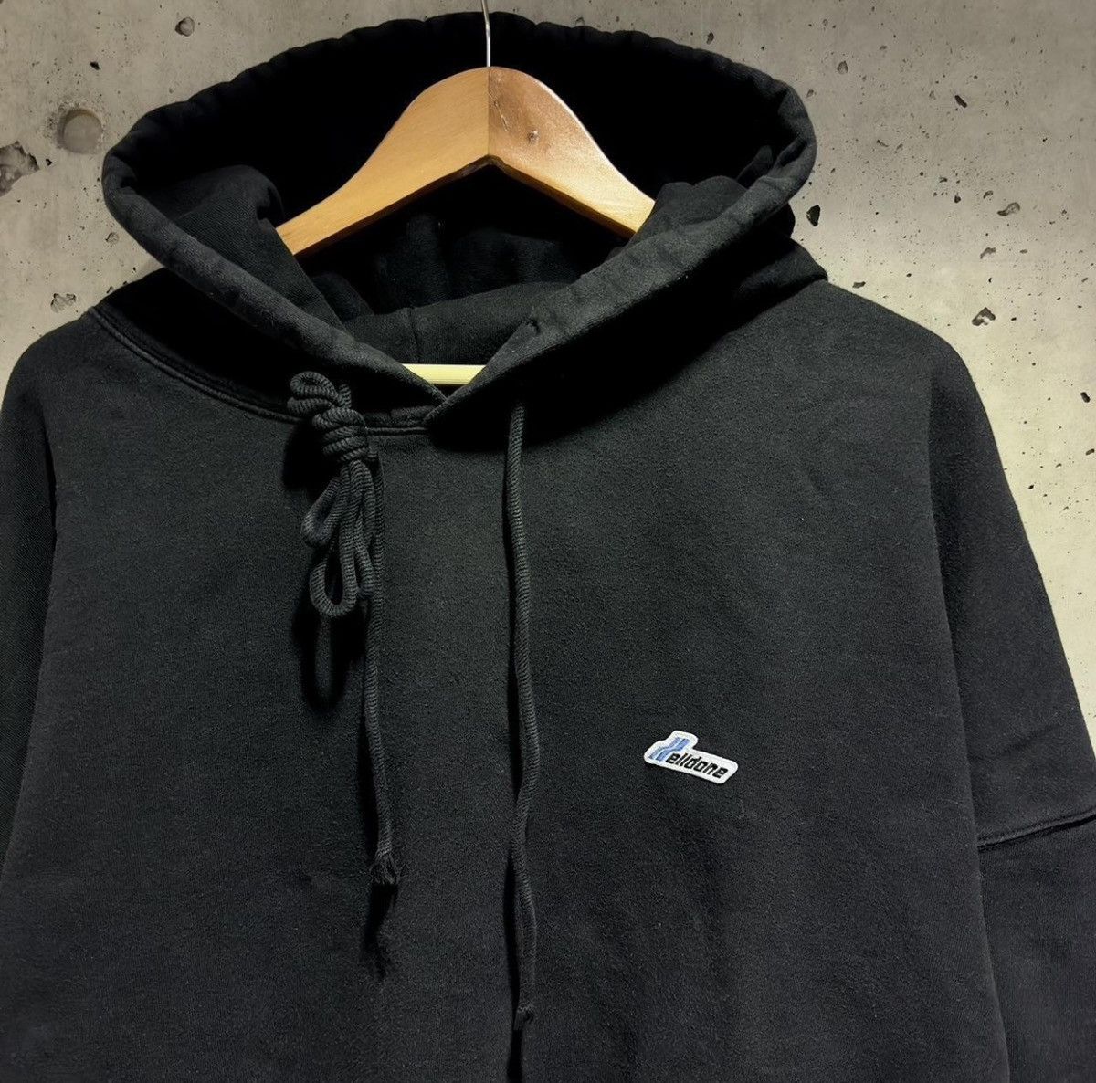 WE11DONE Black Wapen Logo Hoodie Size US L / EU 52-54 / 3 - 1 Thumbnail