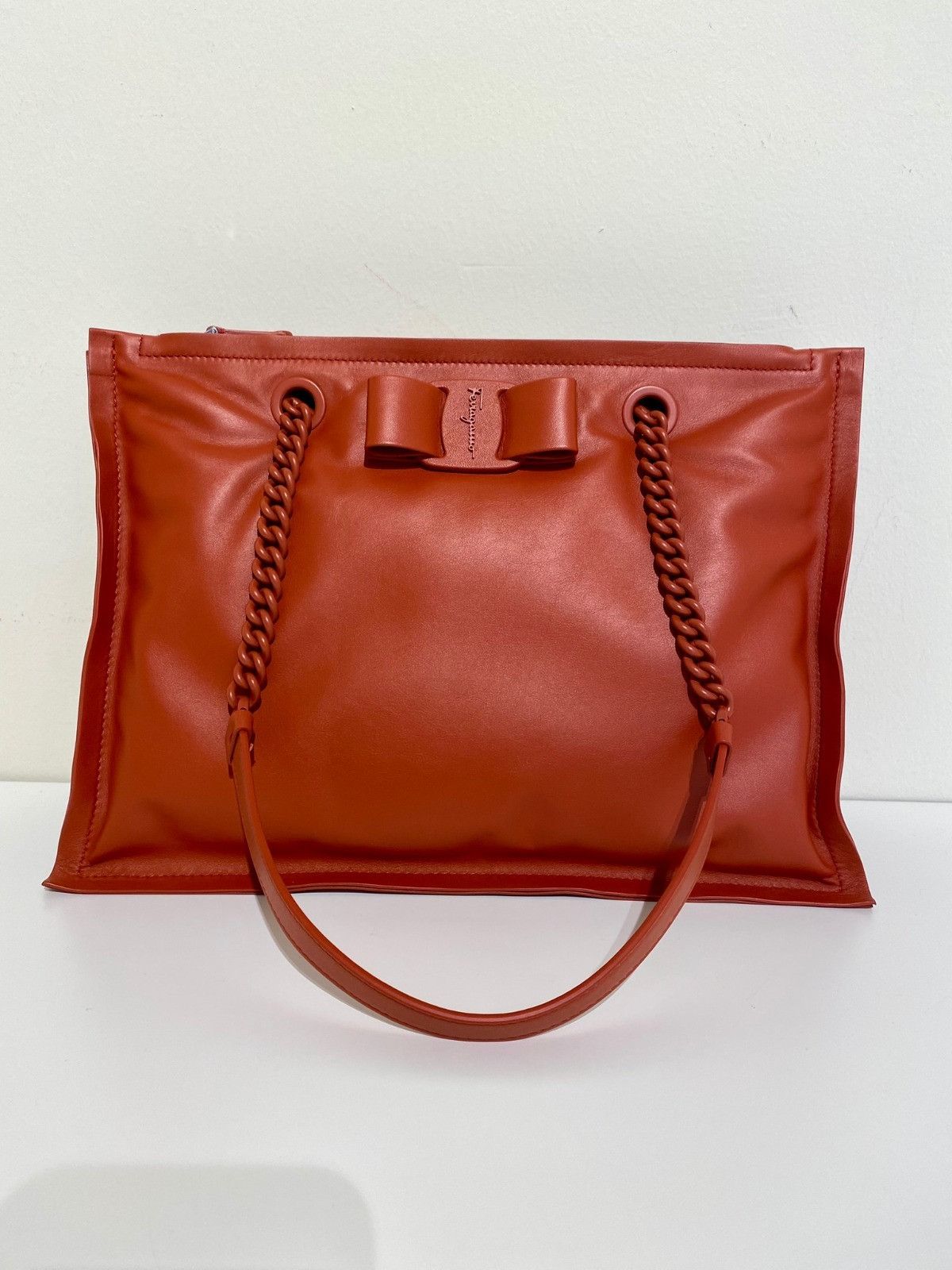 Salvatore Ferragamo o1s1rm0924 Size: OS / Viva Tote Handbag in Red Size ONE SIZE - 1 Thumbnail