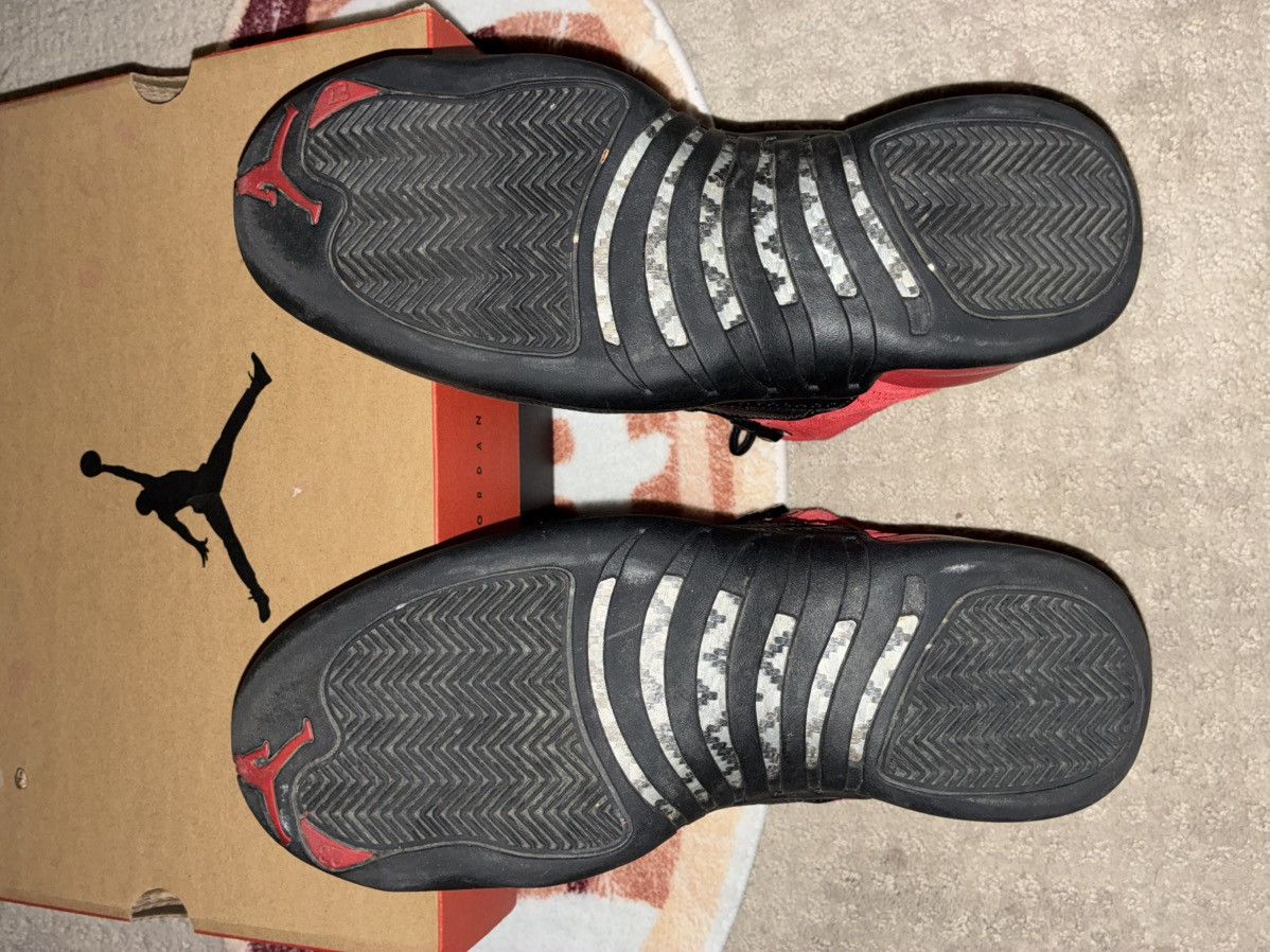Jordan Brand Jordan 12 reverse flu game Size US 10 / EU 43 - 6 Thumbnail