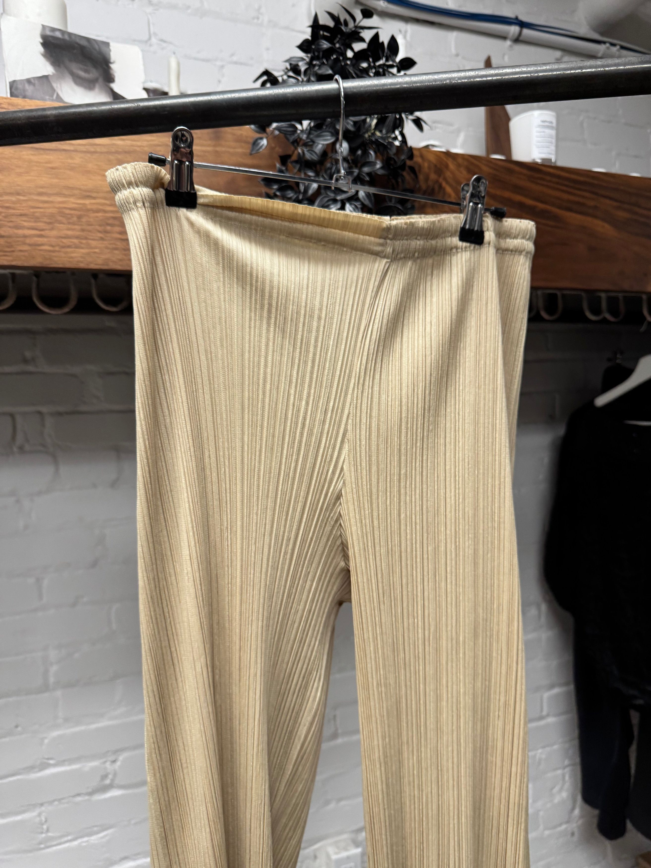 Issey Miyake Issey Miyake ‘Pleats Please’ Cream Wide Leg Trousers Size 30" / US 8 / IT 44 - 2 Thumbnail