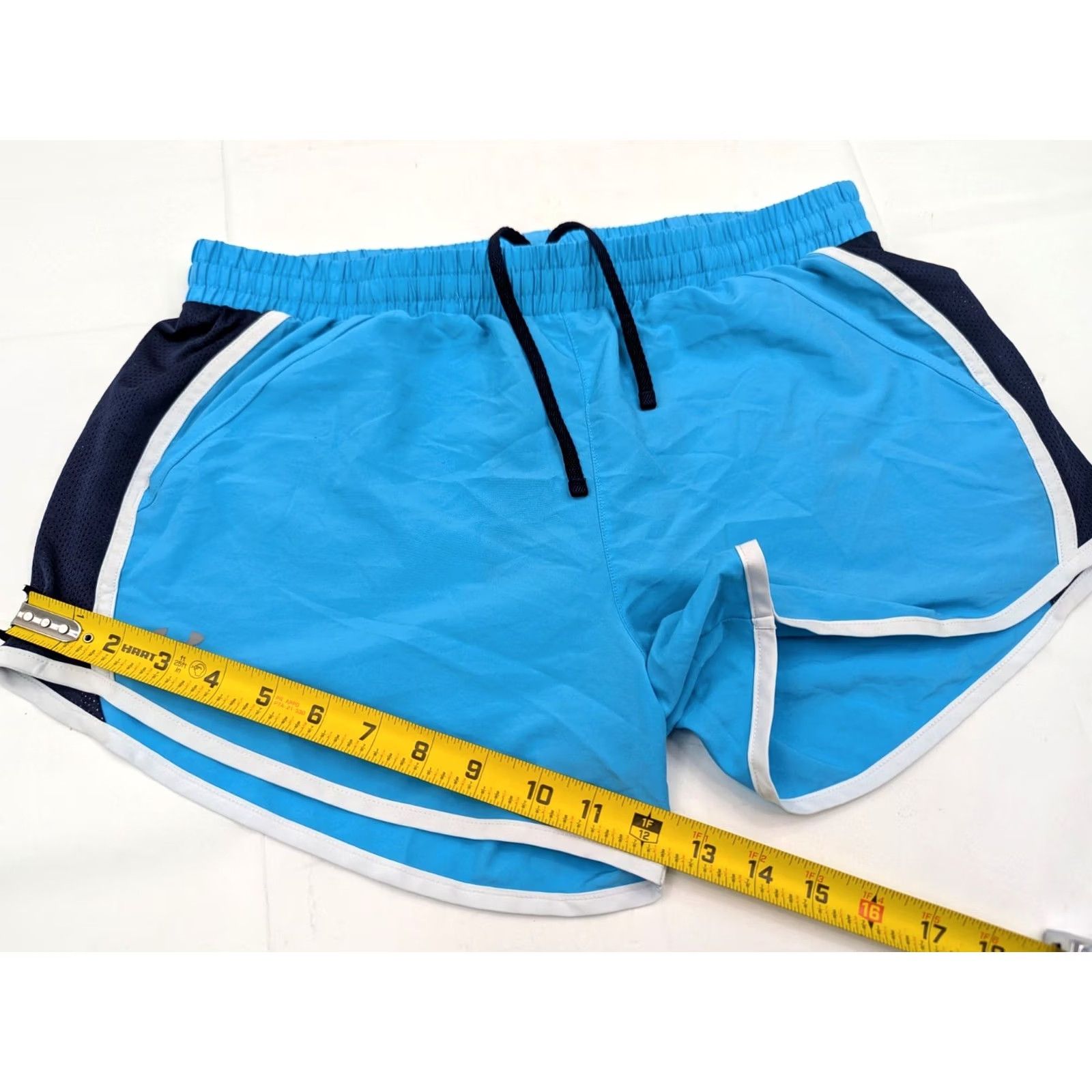 Under Armour Under Armour Athletic Shorts Women M Blue Aqua Insert Draw String Running (30x3) Size 32" / US 10 / IT 46 - 2 Thumbnail