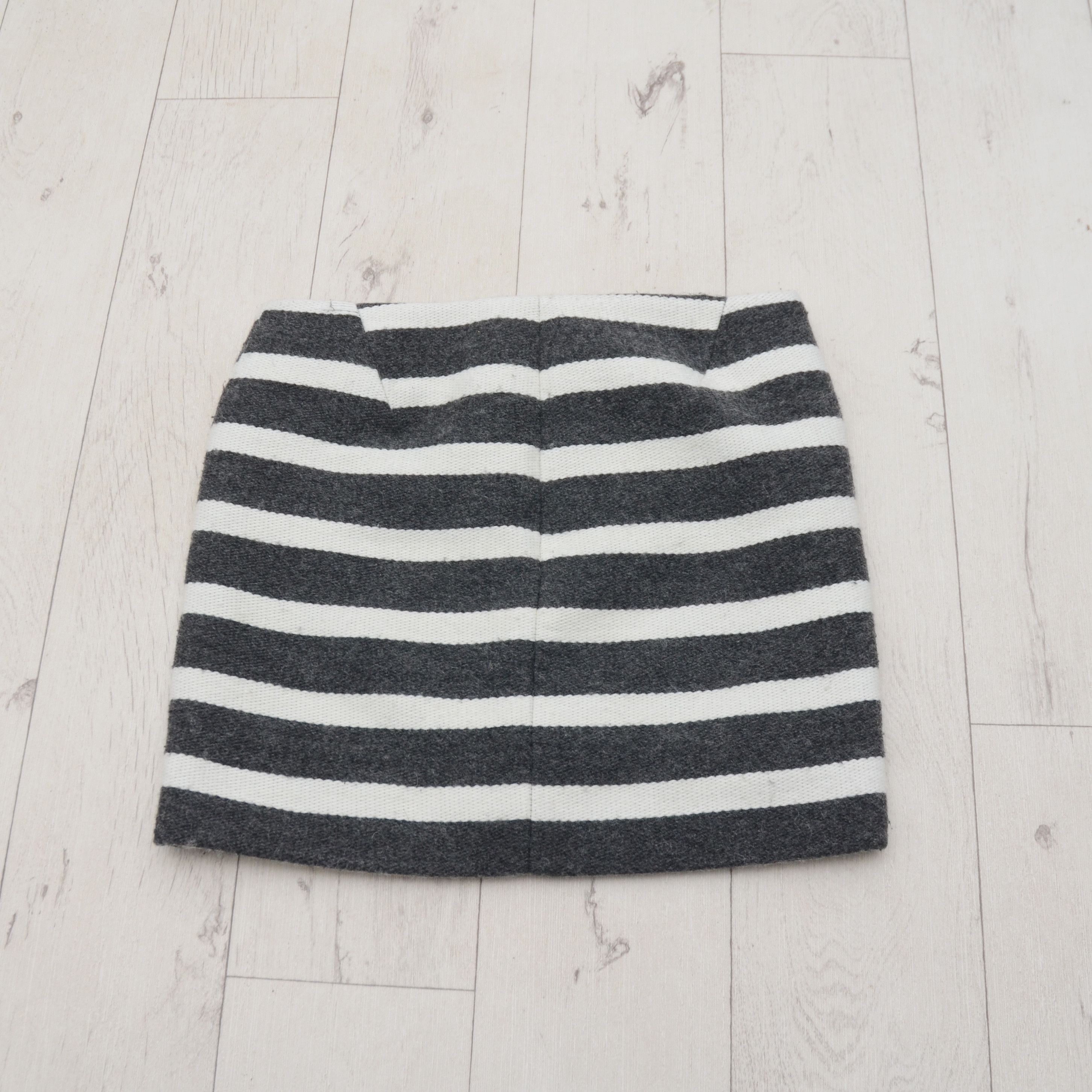 Maje CHANEL BOUTIQUE MADE IN FRANCE SKIRT Size 25" / US 0 / IT 36 - 6 Thumbnail