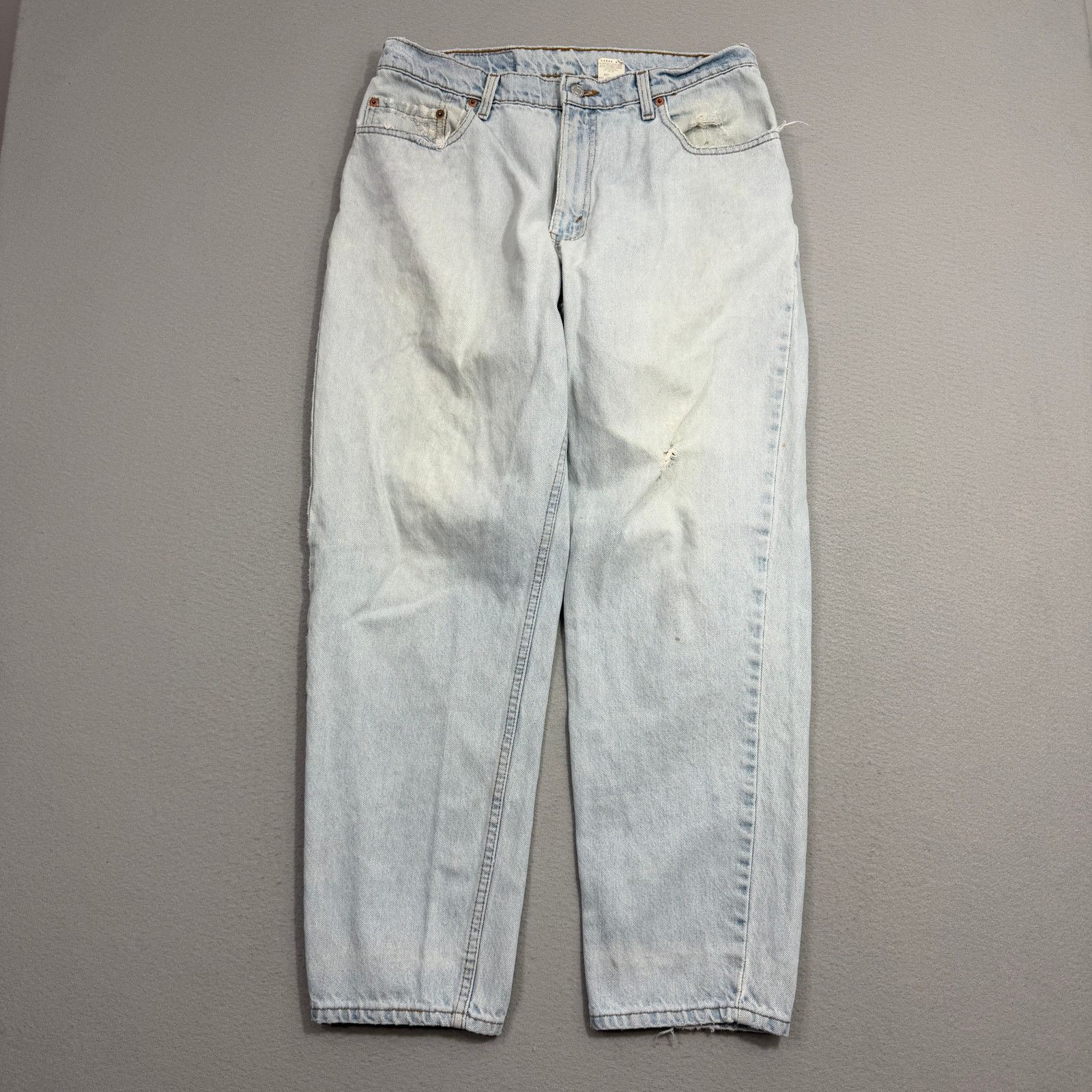 Levi's Vintage Levis 560 Loose Fit Tapered Leg Jeans Men's 34x30 Size US 34 / EU 50 - 1 Thumbnail