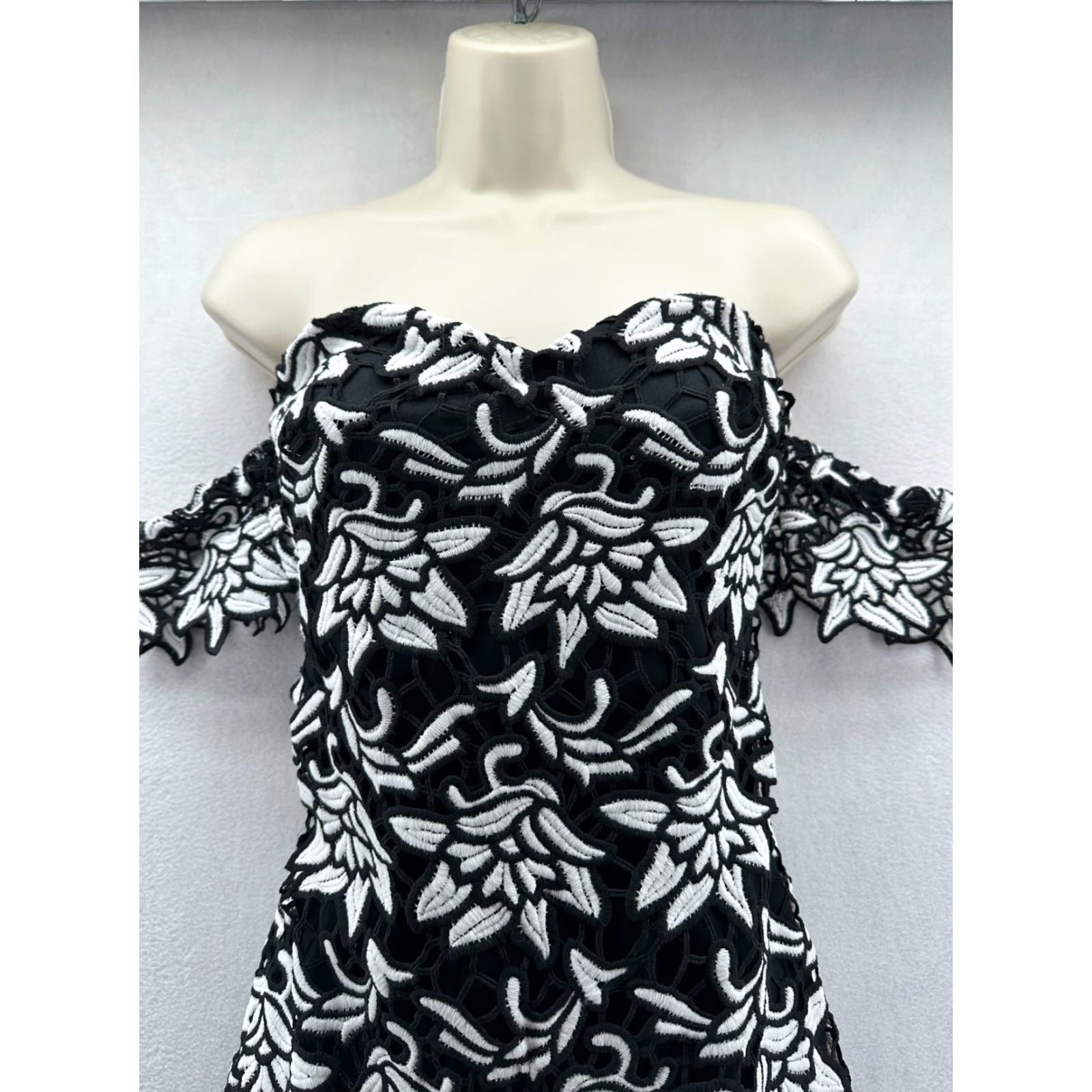 Vintage Gianni Bini Sheath Dress Womens XS Black Lace Off Shoulder Midi Formal Cocktail Size XS / US 0-2 / IT 36-38 - 3 Thumbnail