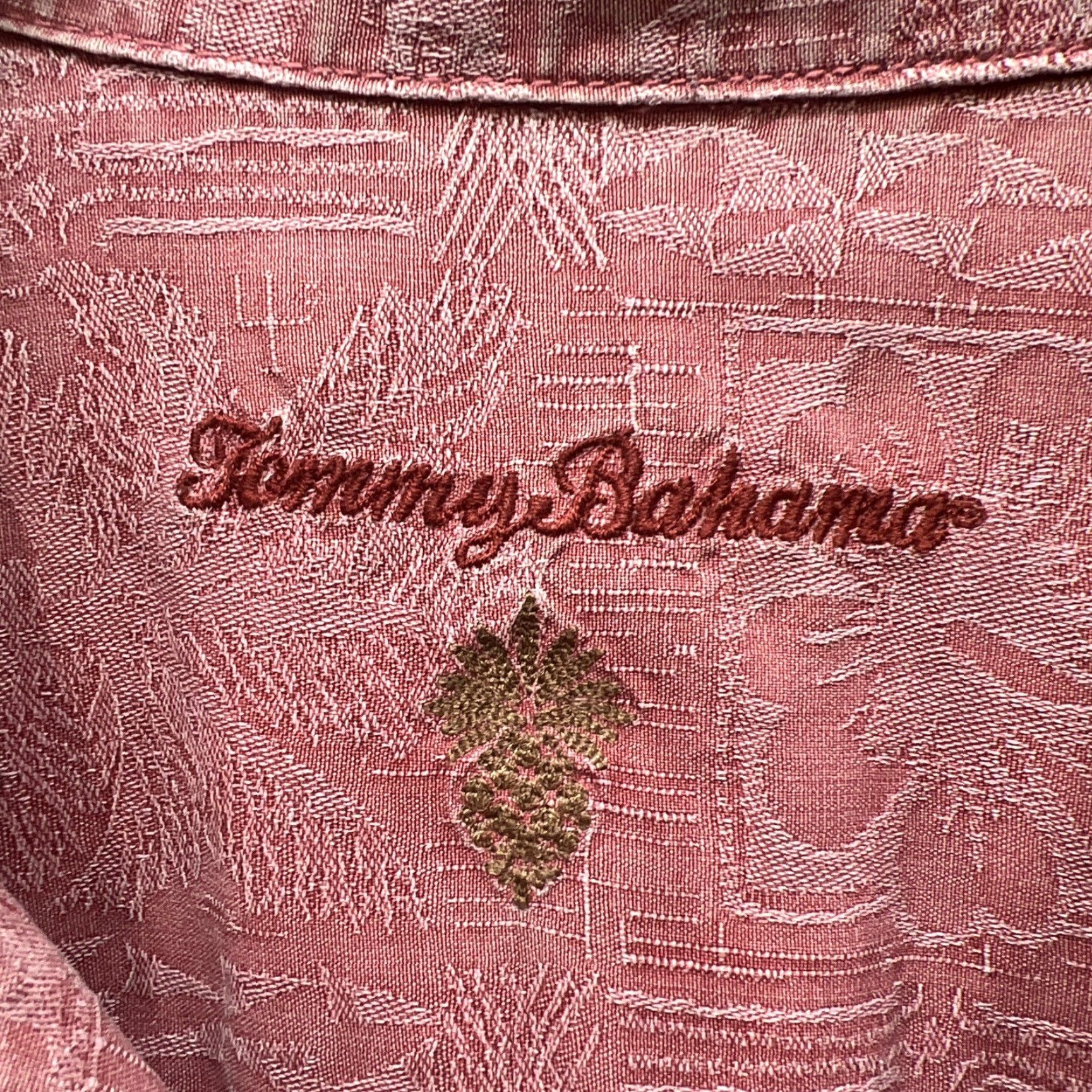 Tommy Bahama VINTAGE Tommy Bahama Shirt Hawaiian Silk Textured Pink Mens L Short Sleeve Button-Up Hawaii Theme (70s/90s not required) Size US L / EU 52-54 / 3 - 4 Thumbnail