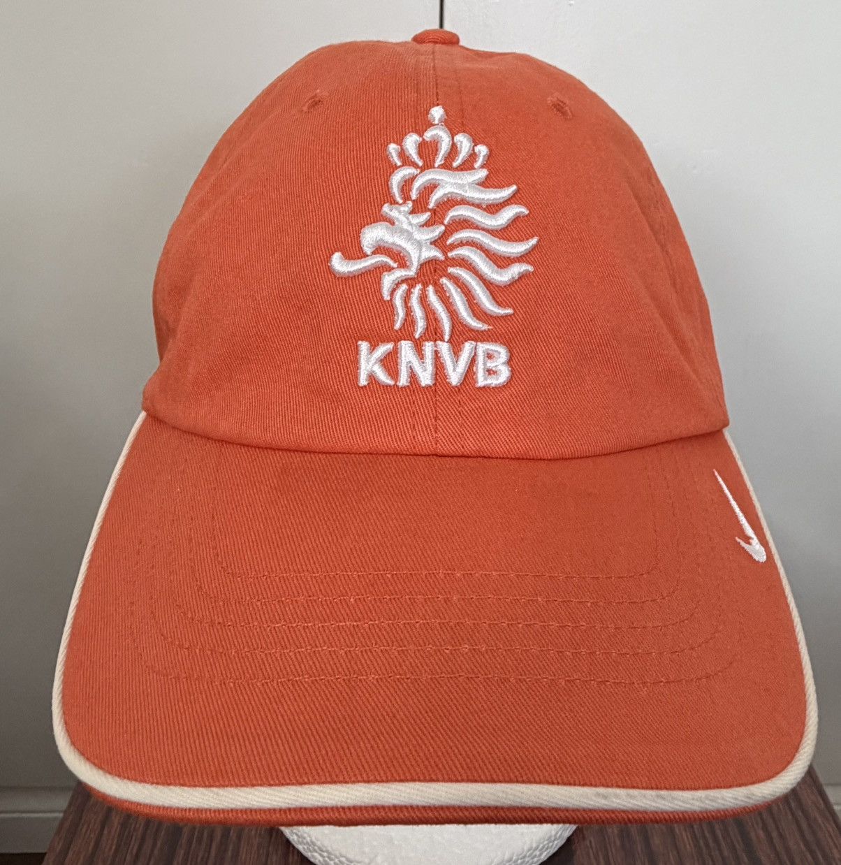 Nike NIKE KNVB HOLLAND NETHERLANDS TEAM HAT CAP SOCCER VINTAGE Size ONE SIZE - 2 Thumbnail