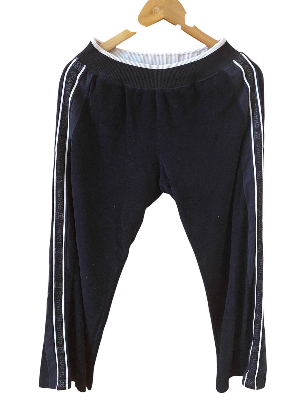 Chanel side track logo model B3383 sweatpants