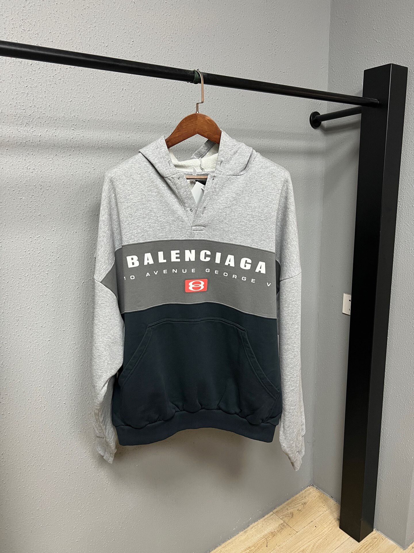 Balenciaga balenciaga gray black hooded sweatshirt Size US S / EU 44-46 / 1 - 1 Thumbnail