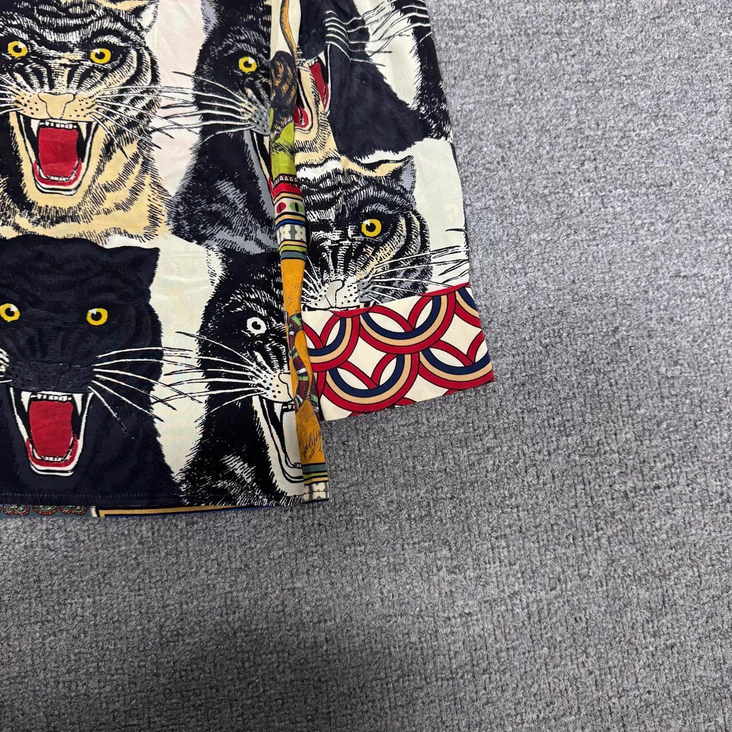 Gucci Gucci Silk Floral Tiger Shirt 40 Like New Size S / US 4 / IT 40 - 3 Thumbnail