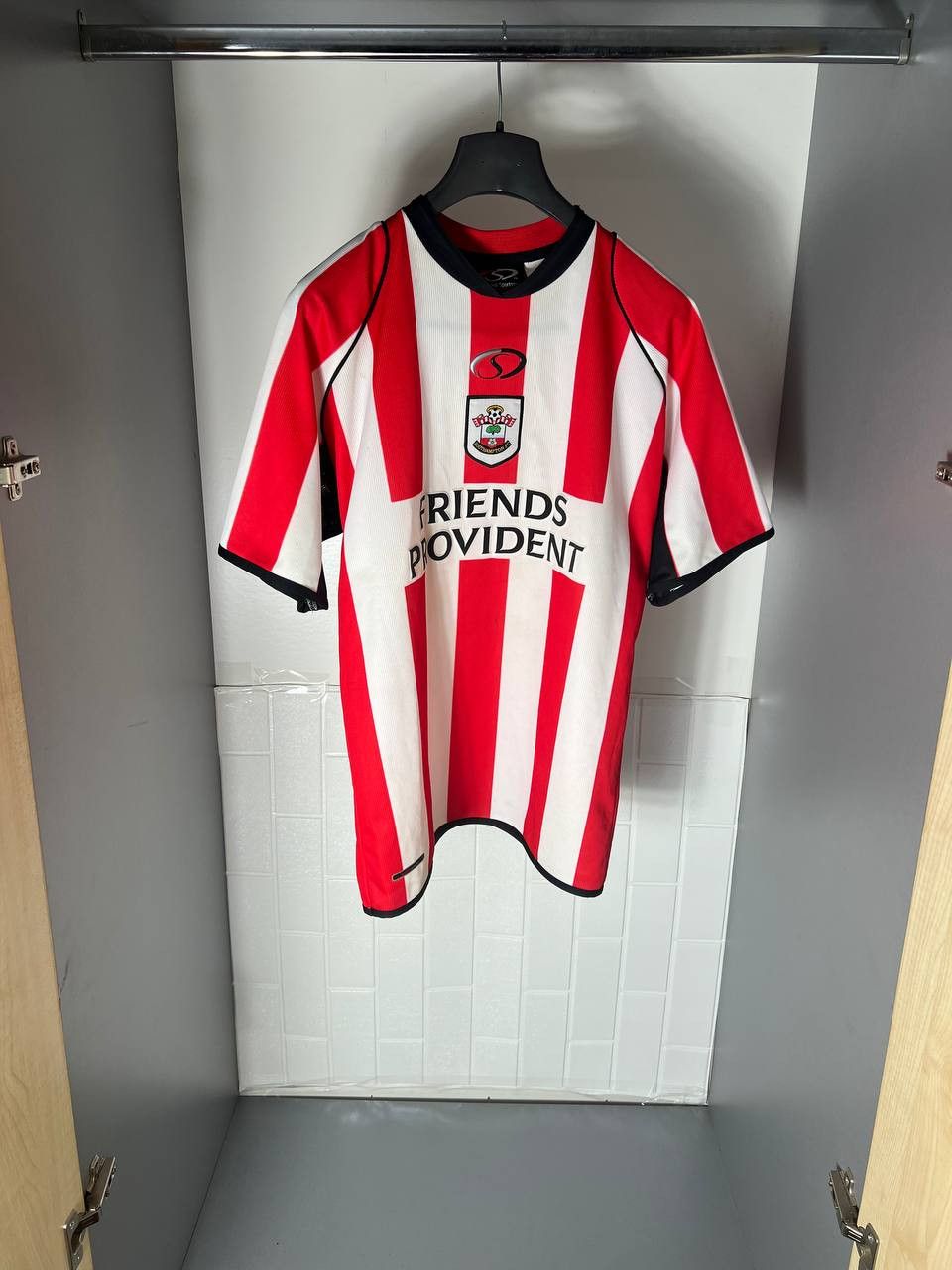 Vintage VERY RARE FC SOUTHAMPTON ENGLAND RETRO SOCCER JERSEY Y2K 90s Size US S / EU 44-46 / 1 - 3 Thumbnail