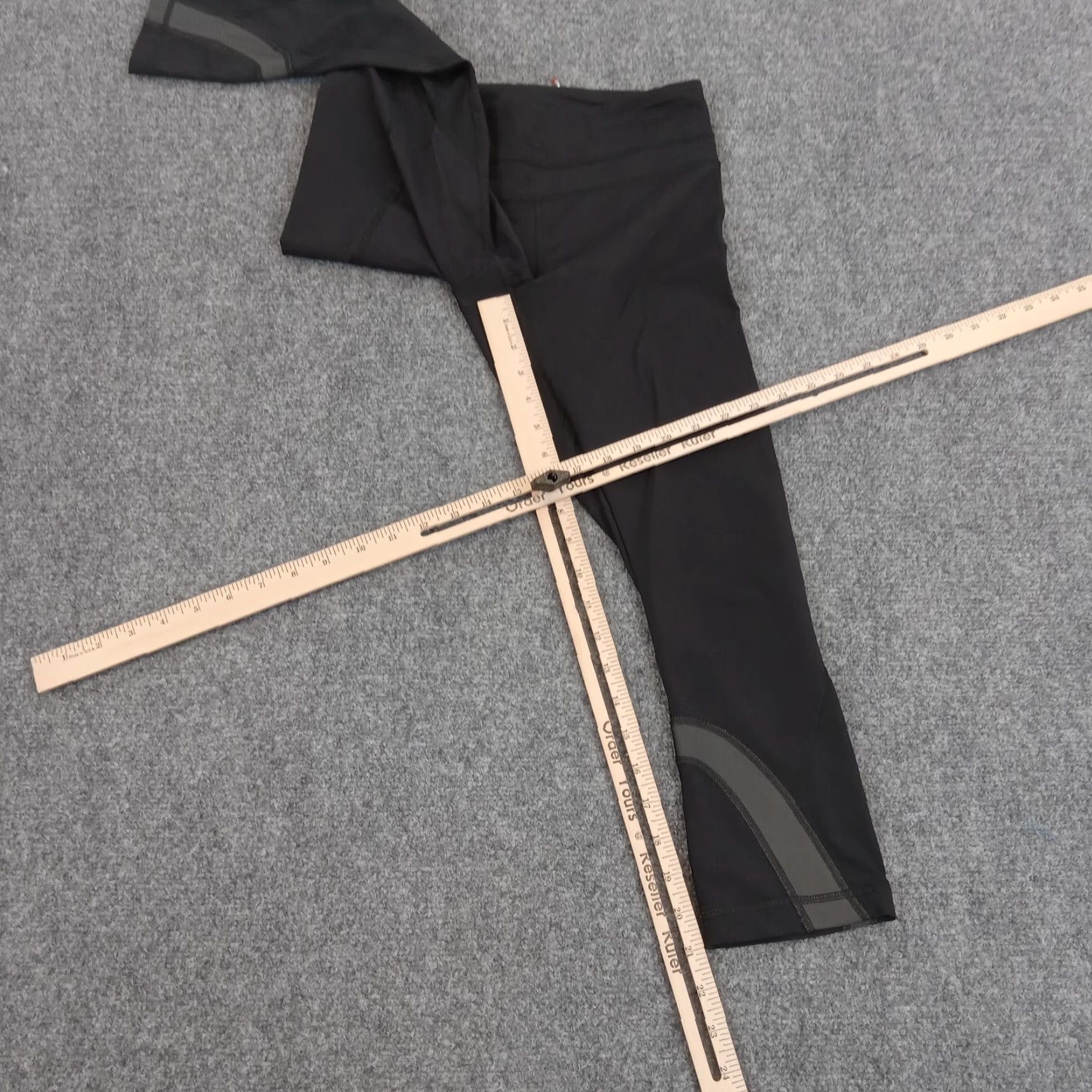 Lululemon Lululemon Leggings Women's Size 8 Black Cropped Comfortable Yoga Size 30" / US 8 / IT 44 - 2 Thumbnail