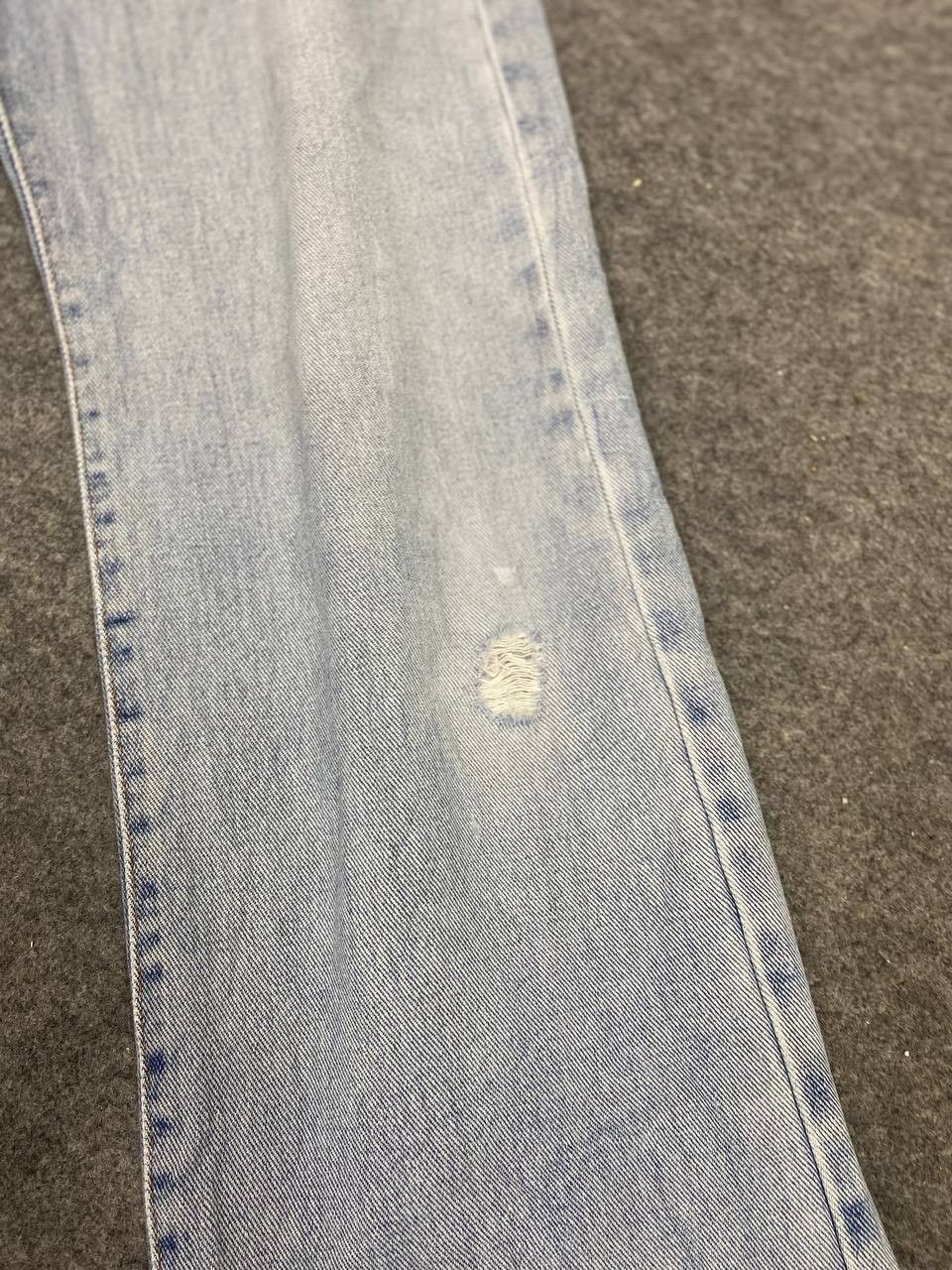 Jean rica lewis lightwash distressed denim Size US 32 / EU 48 - 9 Thumbnail