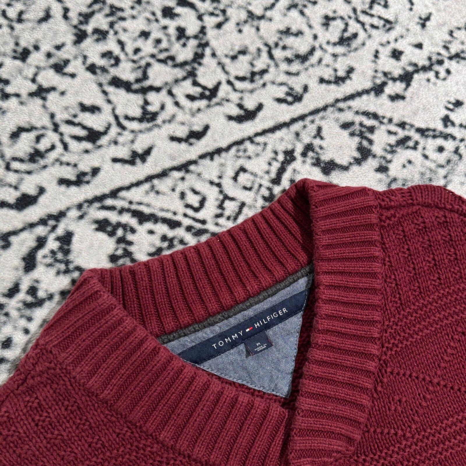 Tommy Hilfiger × Vintage Vintage Tommy Hilfiger Unisex Burgundy Sweater Size M 90s Size US M / EU 48-50 / 2 - 5 Thumbnail
