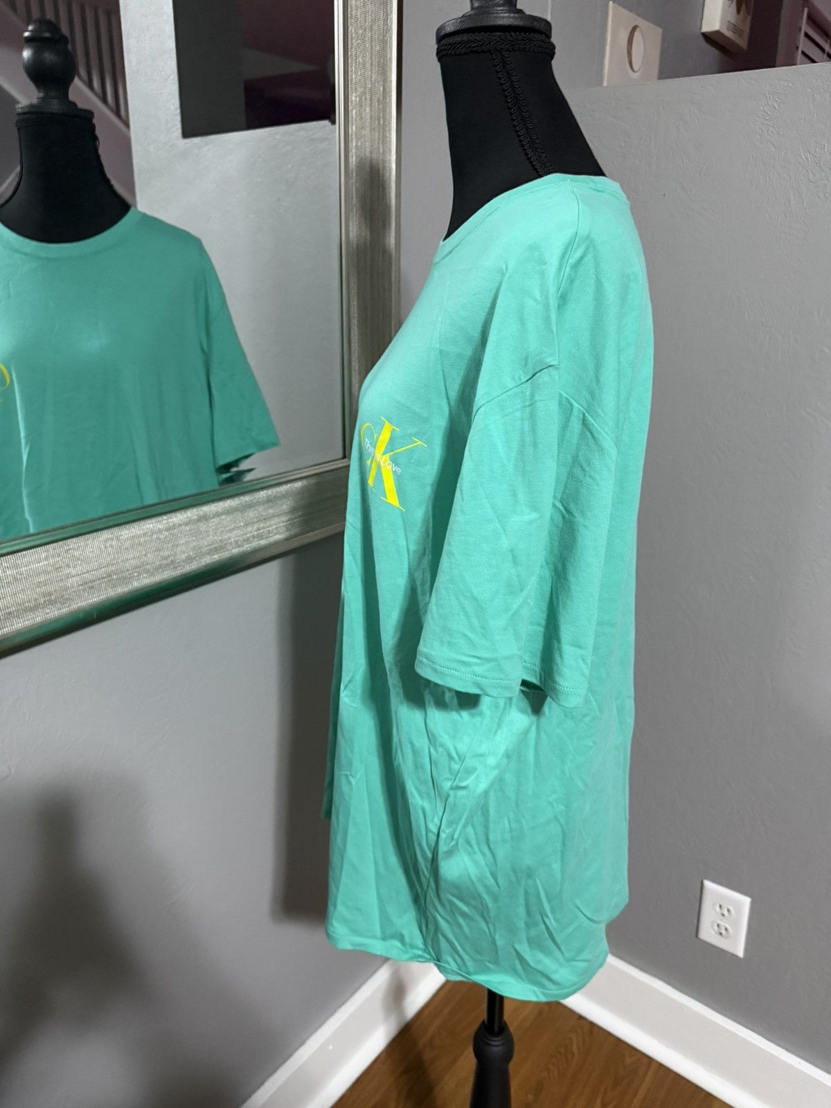 Calvin Klein NWOT Calvin Klein Logo This is Love Neon T-Shirt Size Large Size US L / EU 52-54 / 3 - 3 Thumbnail