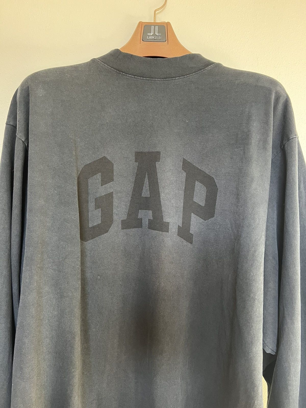Balenciaga × Gap × Yeezy Balenciaga x Yeezy x Gap Dove Long Sleeve Size US S / EU 44-46 / 1 - 3 Thumbnail