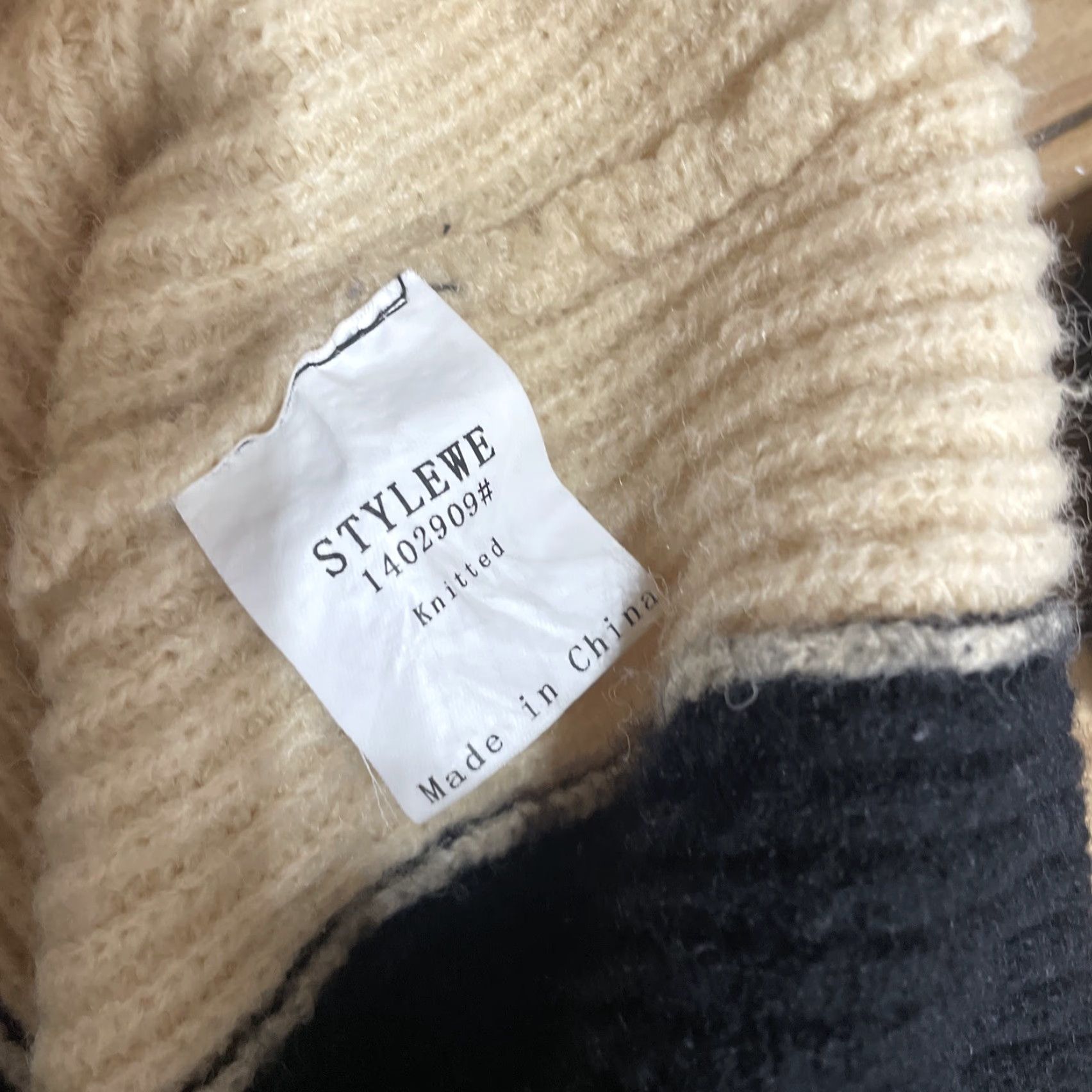 Vintage VINTAGE Stylewe Turtleneck Sweater Women L Black Cream Stripe 90s Style Knit #1402909 Size L / US 10 / IT 46 - 7 Thumbnail