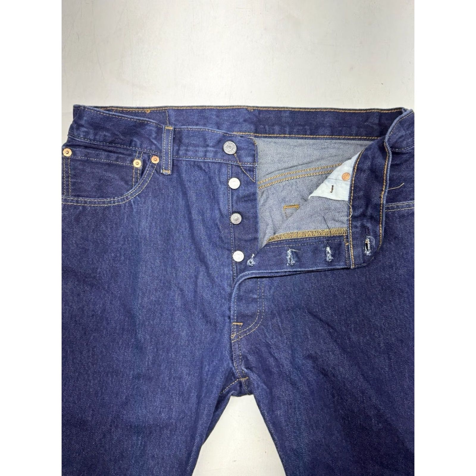 Levi's VINTAGE Levi's 501 Original Fit Jeans Men Straight Button Fly Denim 34x30 Jeans Mens Regular Dark Blue Size US 34 / EU 50 - 2 Thumbnail