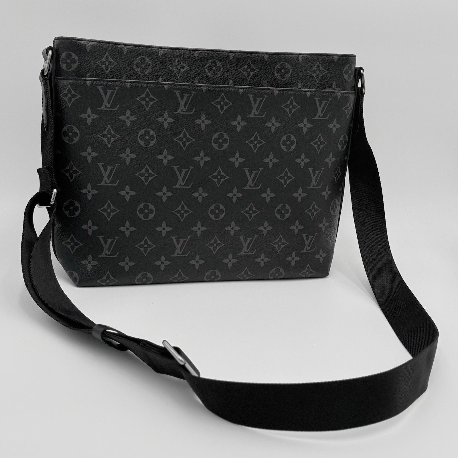 Louis Vuitton District Monogram Eclipse Messenger Bag | SUPER CLEAN! Size ONE SIZE - 12 Thumbnail