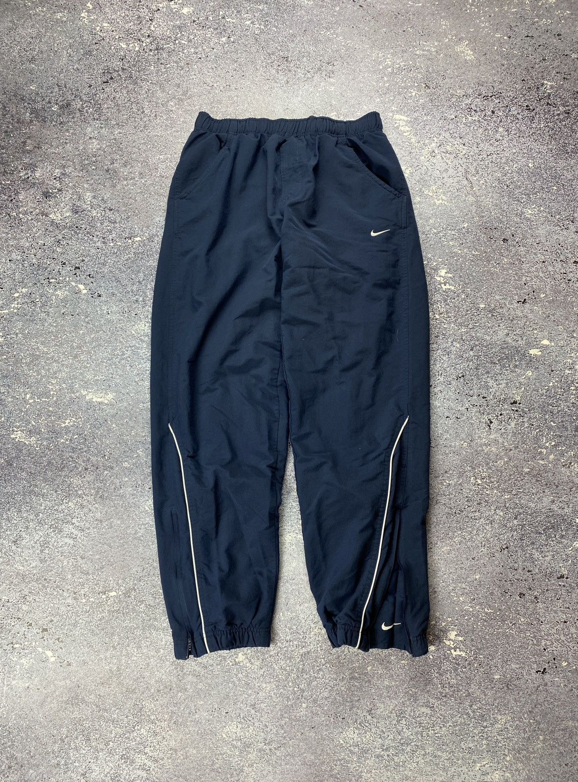 Nike Vintage Nike Nylon Track Pants Size US 32 / EU 48 - 1 Thumbnail