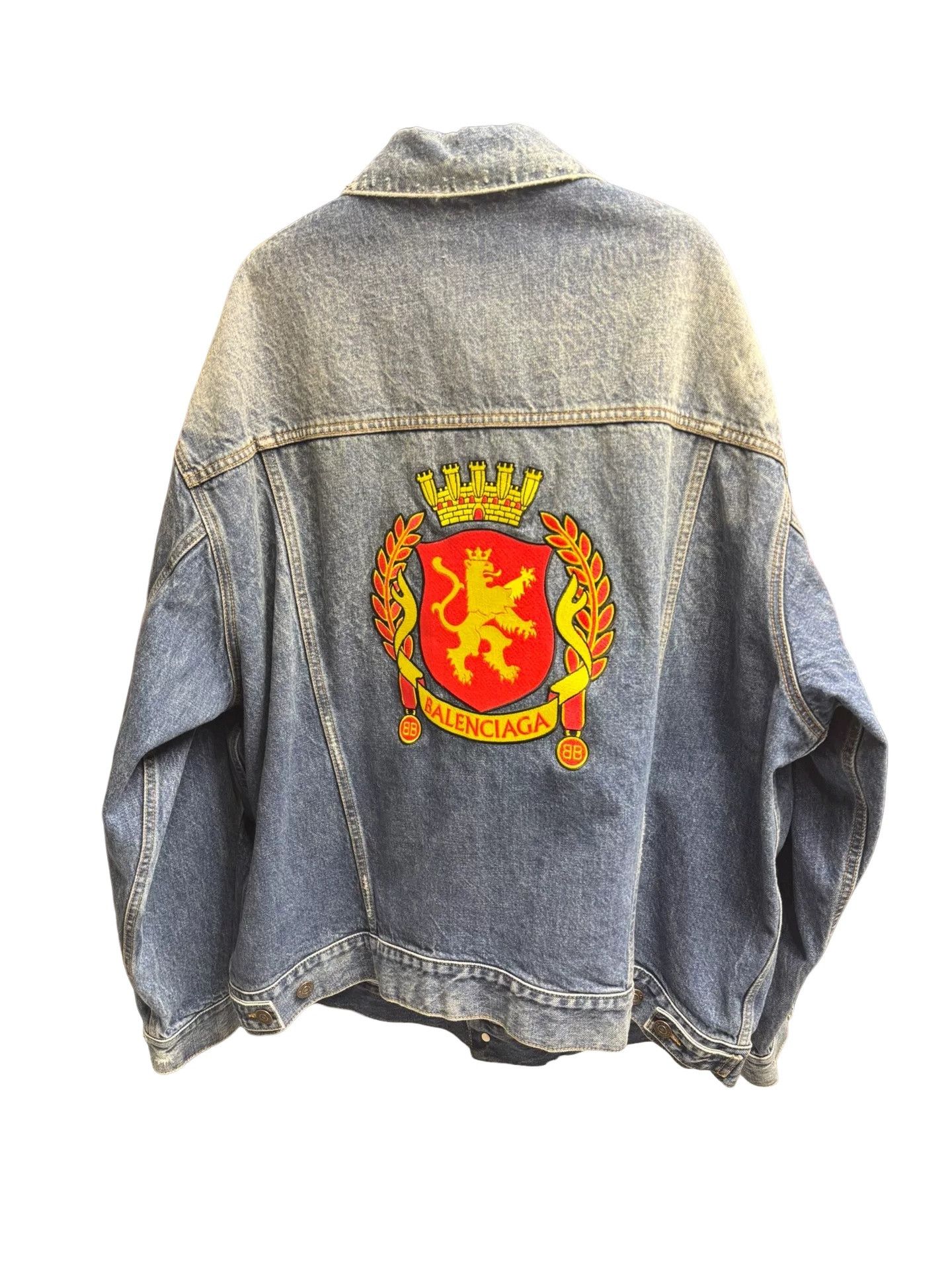 Balenciaga Balenciaga Lion Crest Denim Jacket Size S Size US S / EU 44-46 / 1 - 1 Thumbnail