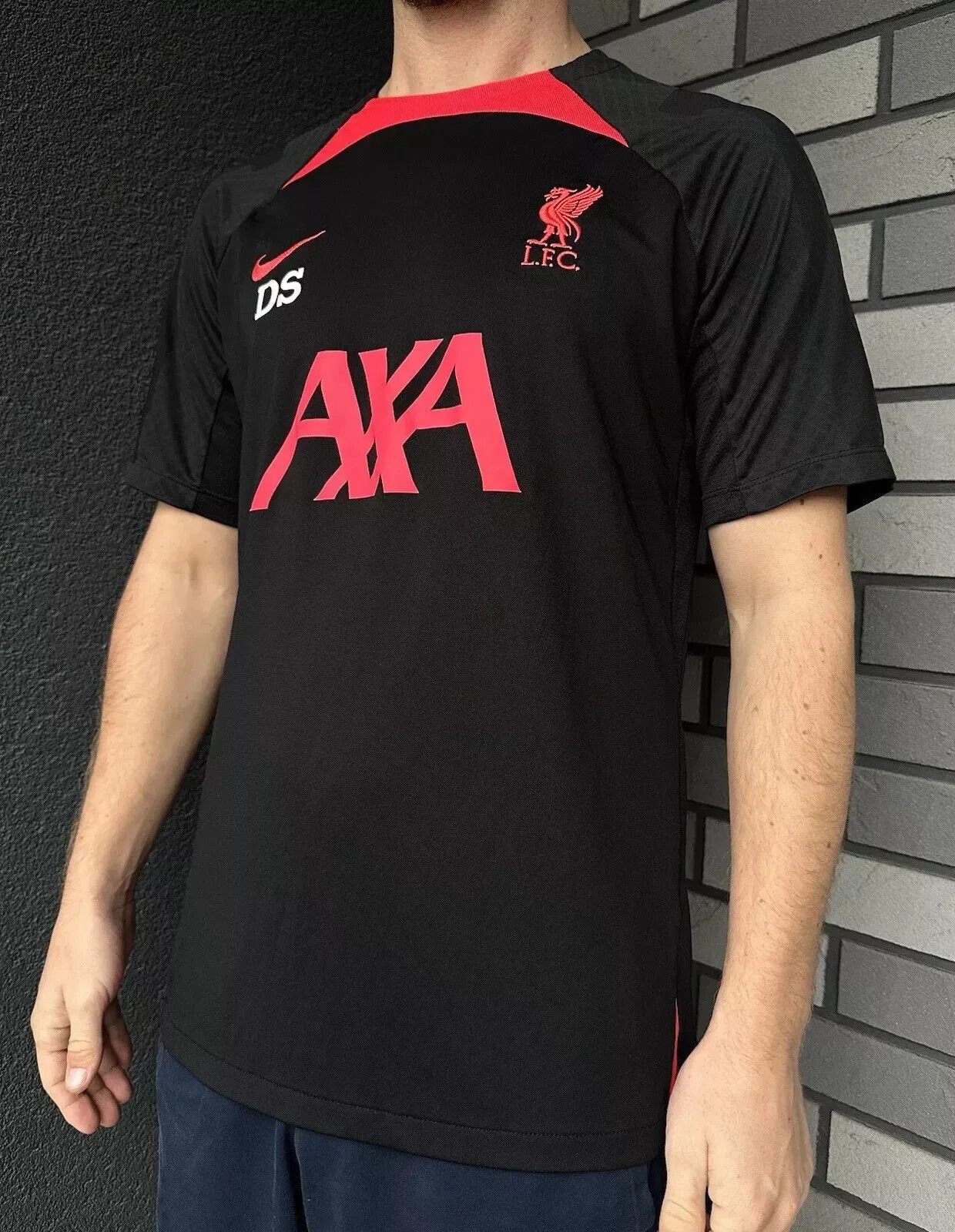 Nike LIVERPOOL TRAINING JERSEY SHIRT SOCCER PRE MATCH NIKE MENS Size US M / EU 48-50 / 2 - 2 Thumbnail