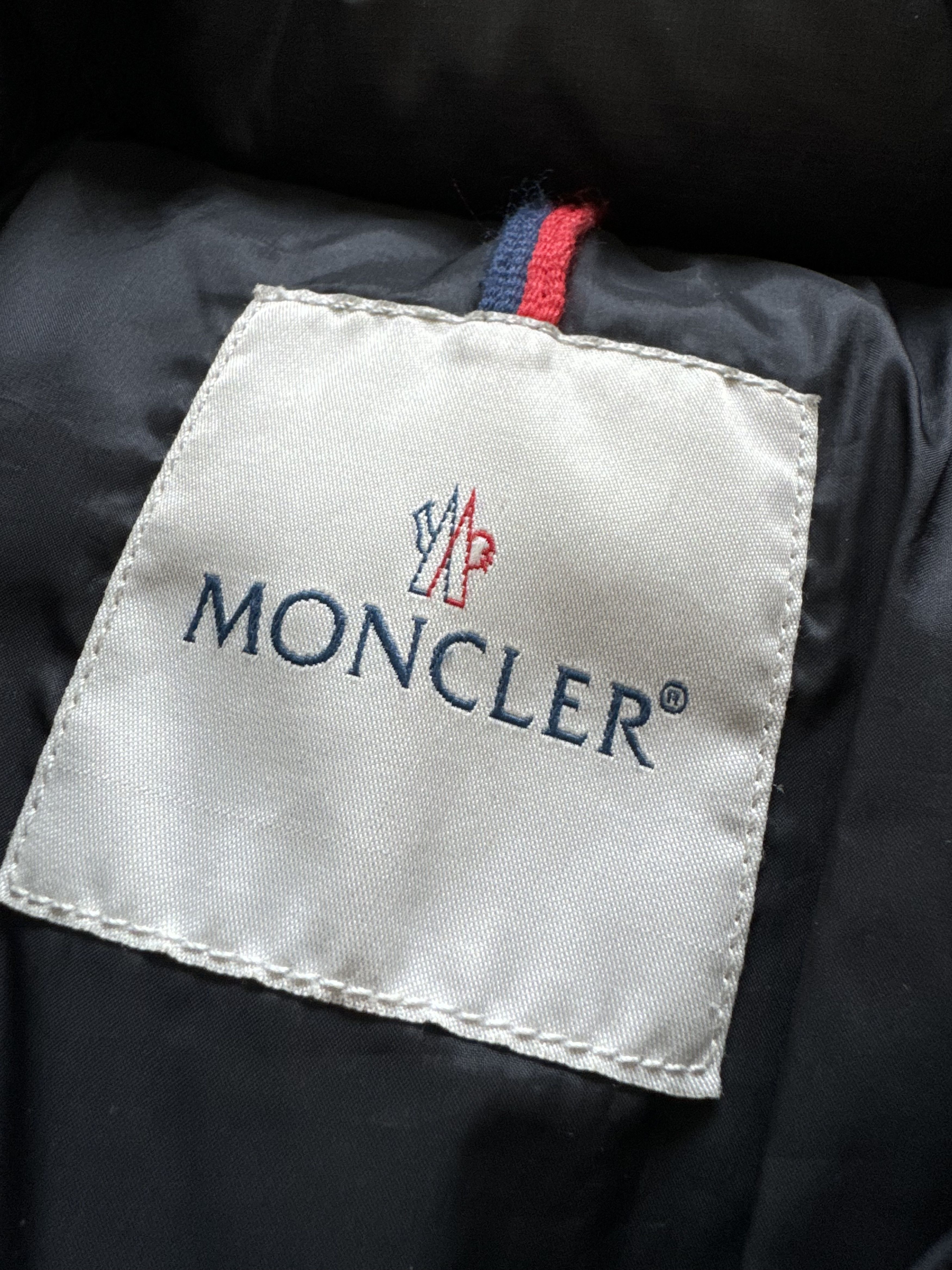 Moncler moncler black puffer jacket with front pockets Size US XL / EU 56 / 4 - 9 Thumbnail