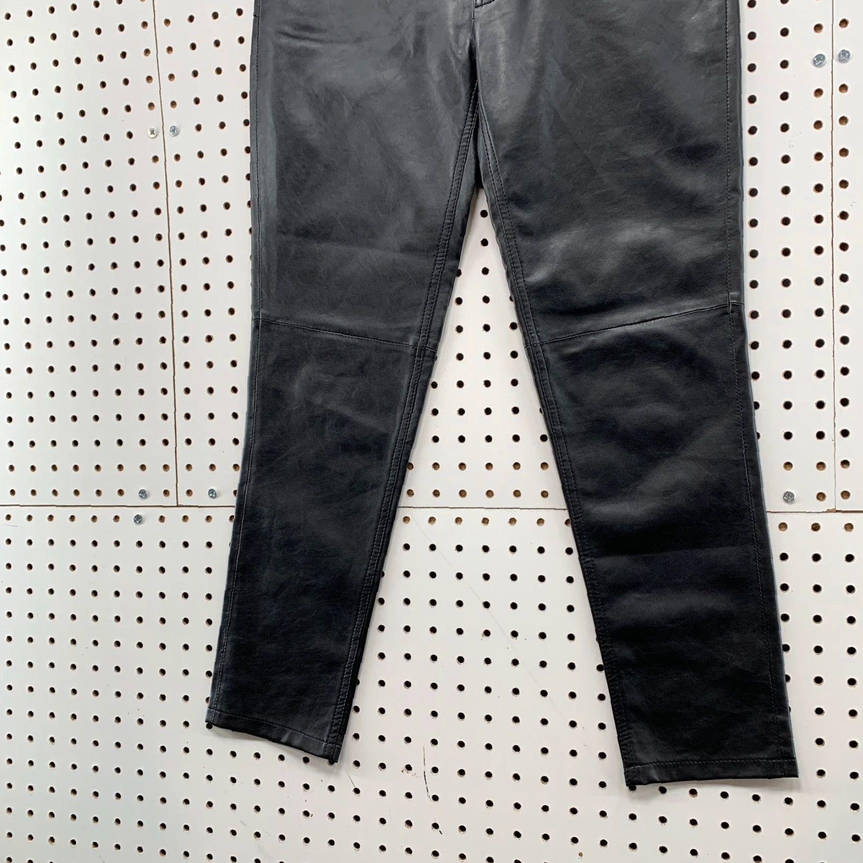 Free People We The Free People Faux Leather Pants Women 24 Black Regular 27x26 Rockabilly Pants Women 24 Black Regular 27x26 Rockabilly Size 42" / US 20 - 3 Thumbnail