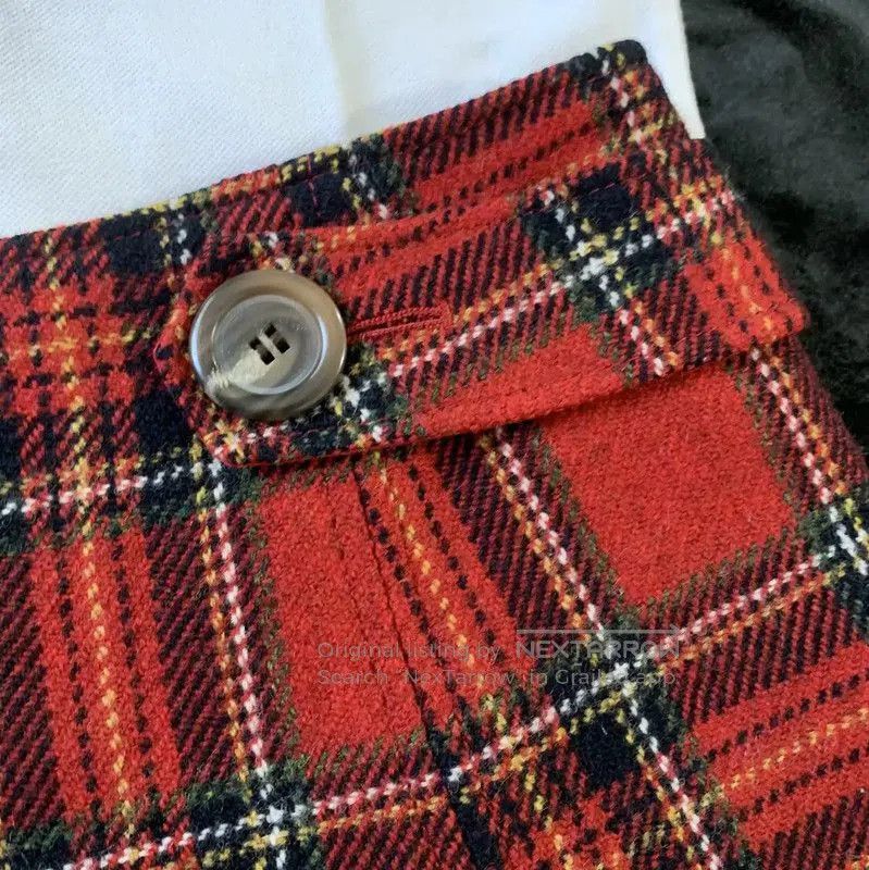Burberry Burberry Red Wool Plaid Mini Skirt. Size 28" / US 6 / IT 42 - 2 Thumbnail