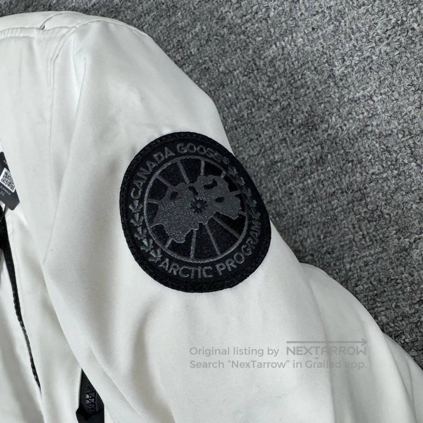 Canada Goose Canada Goose Black label; White functional style; Flight j Size US S / EU 44-46 / 1 - 4 Thumbnail