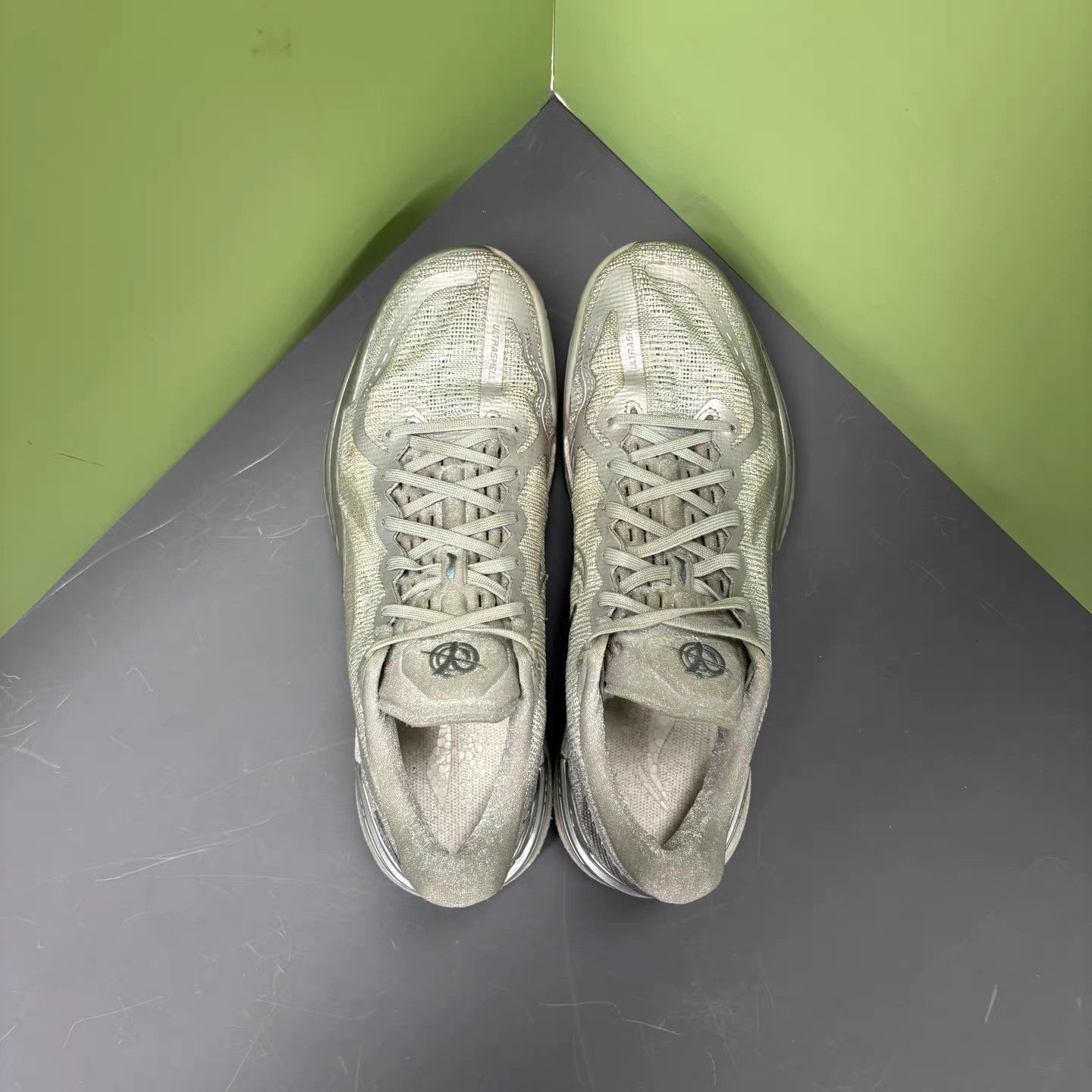 Li-Ning Li-Ning Gamma Silver Toad K15 Size US 10 / EU 43 - 7 Thumbnail