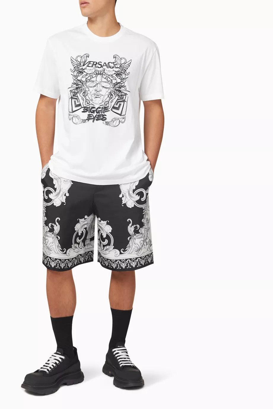Versace o1y0525 Logo Crewneck T-Shirt in White Size US M / EU 48-50 / 2 - 3 Thumbnail