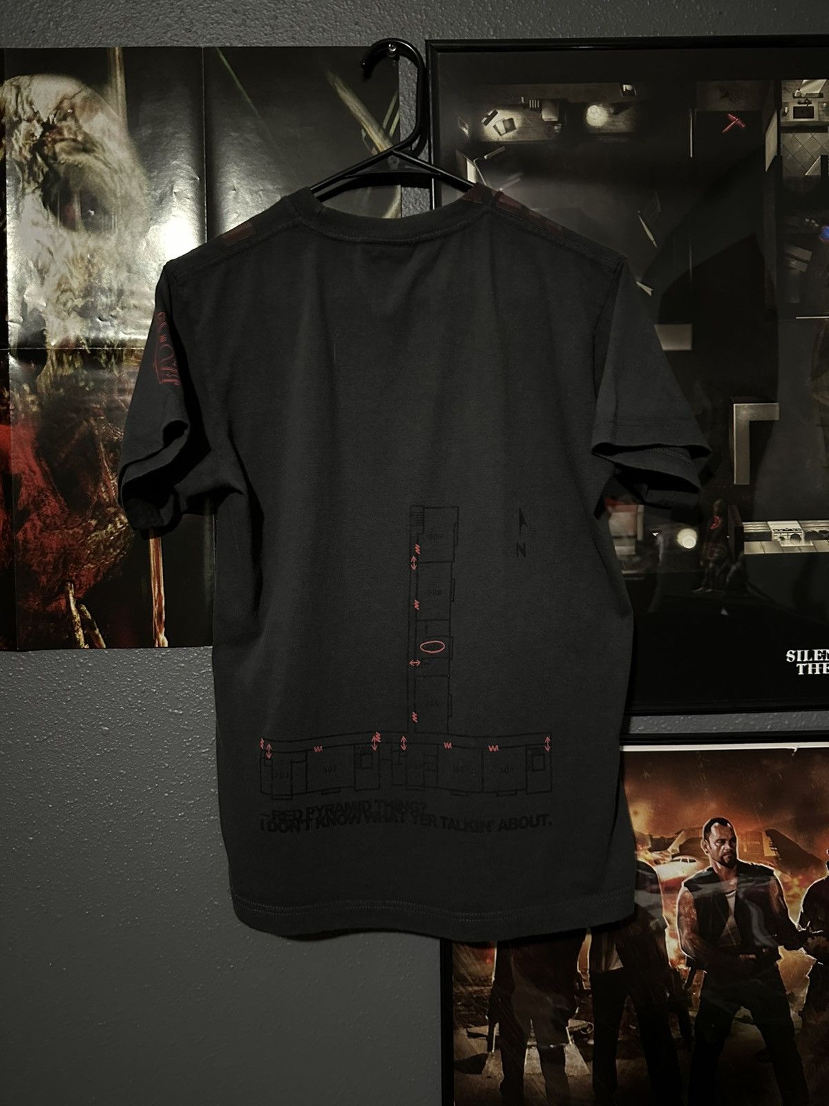 Vintage Rare 2013 Gecco Silent Hill 2 – Red Pyramid Thing Tee Size US S / EU 44-46 / 1 - 2 Thumbnail
